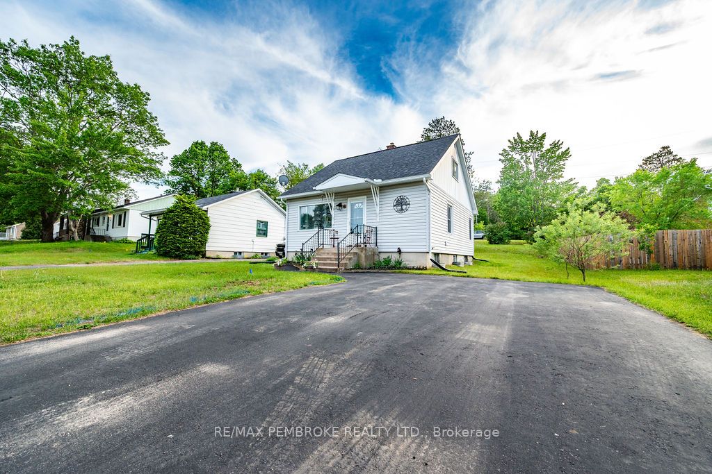 14 Summit Street, Deep River, ON K0J 1P0 photo 3