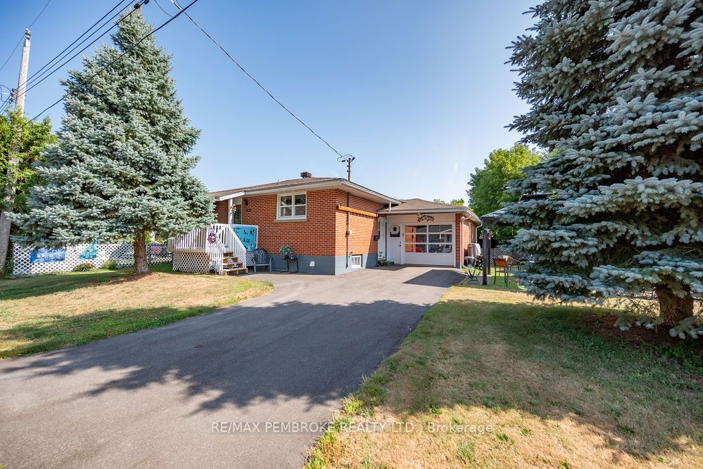 335 Willard Street, Pembroke, ON K8A 3T8 photo 3