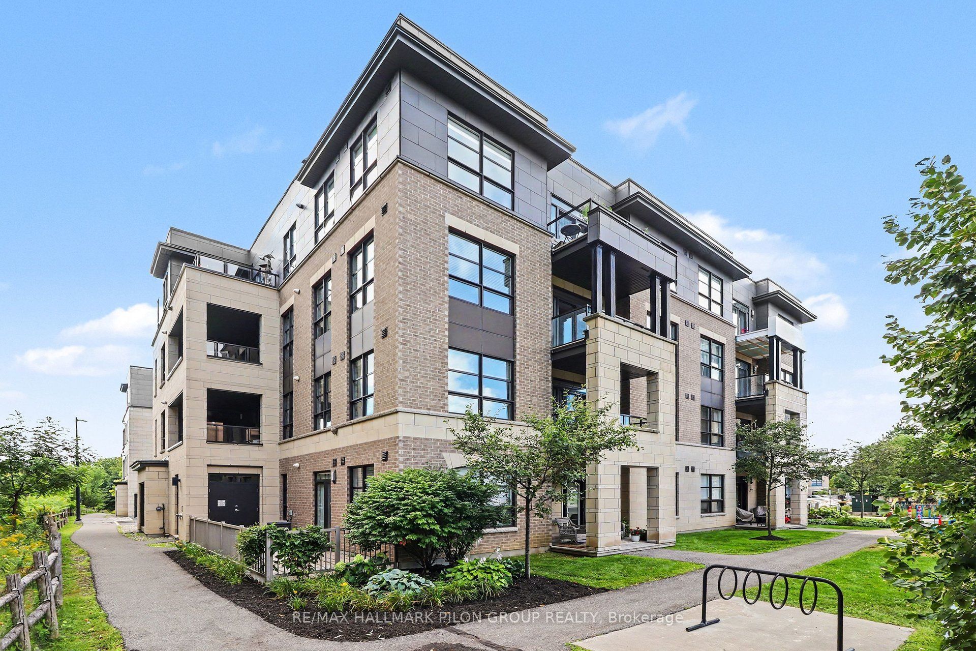 230 Titanium Private 301, Orleans - Convent Glen and Area, ON K1C 0C1