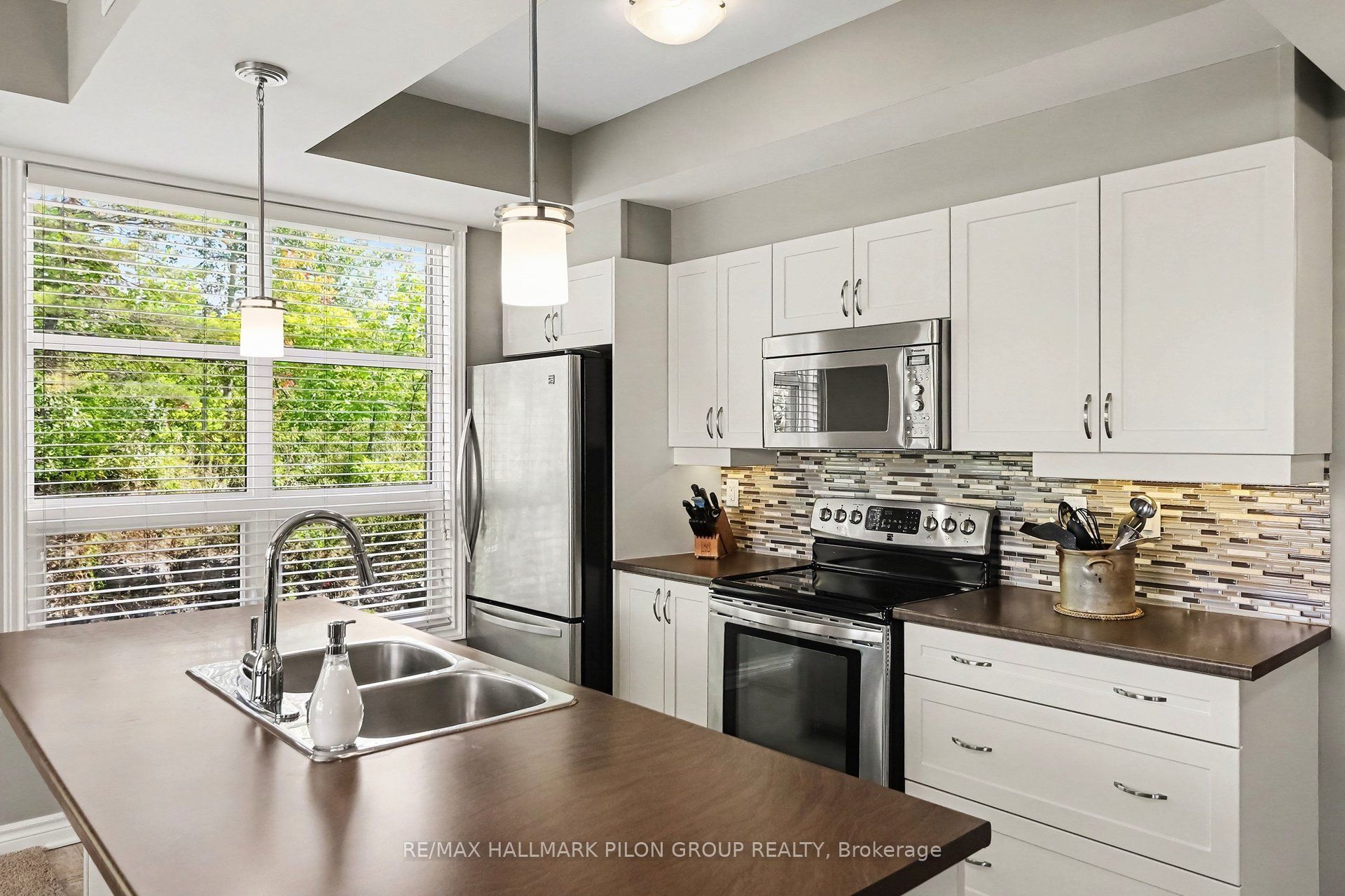 230 Titanium Private 301, Orleans - Convent Glen and Area, ON K1C 0C1 photo 3