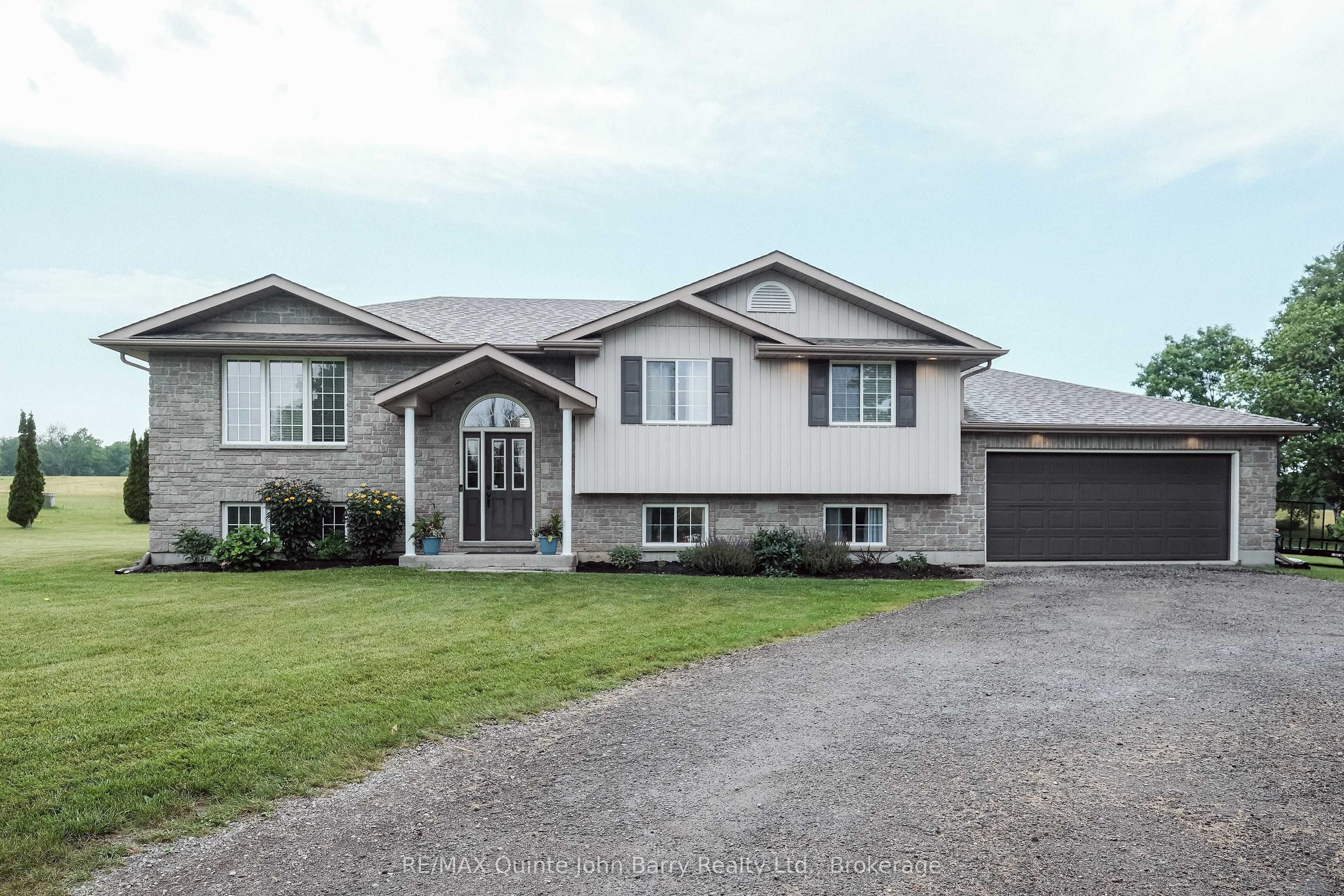 16566 Highway 2, Quinte West, ON K8V 5P7
