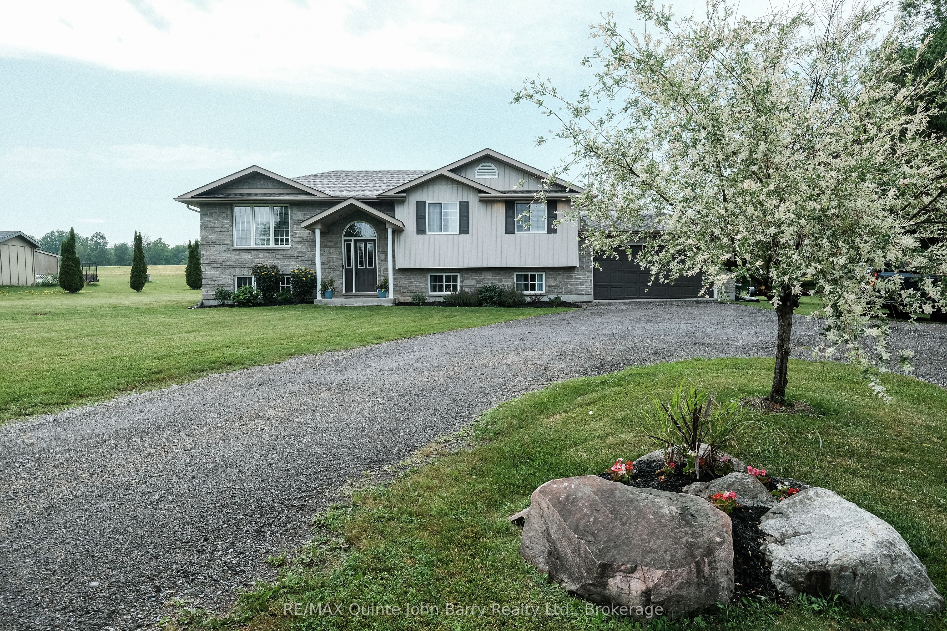 16566 Highway 2, Quinte West, ON K8V 5P7 photo 2
