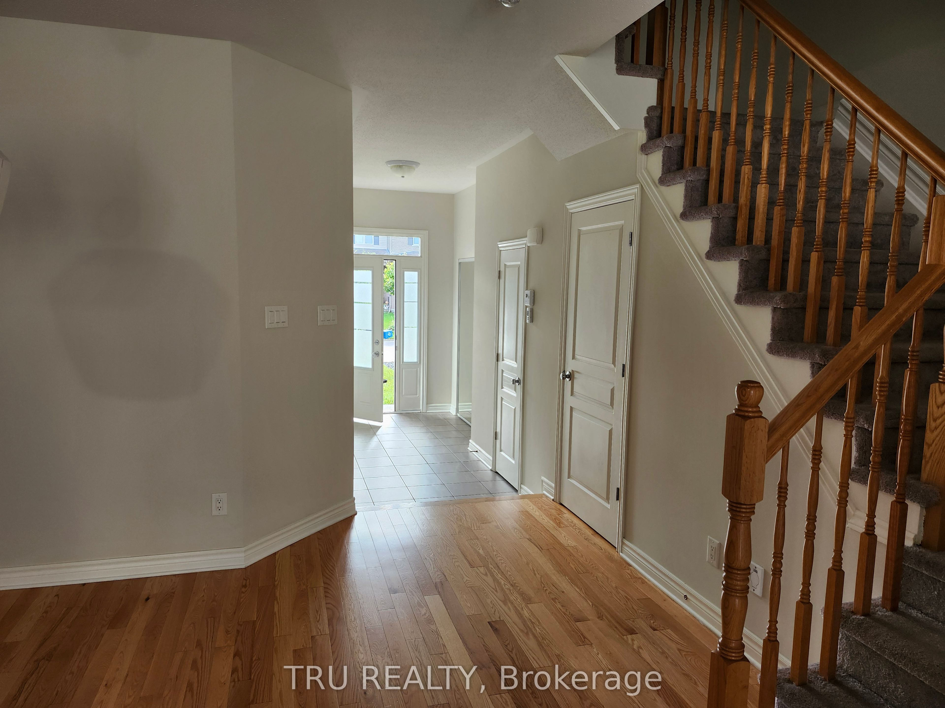1146 BECKETT Crescent, Stittsville - Munster - Richmond, ON K2S 0Z2 photo 2