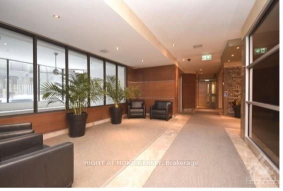 470 Laurier Avenue W 706, Ottawa Centre, ON K1R 7W9 photo 4