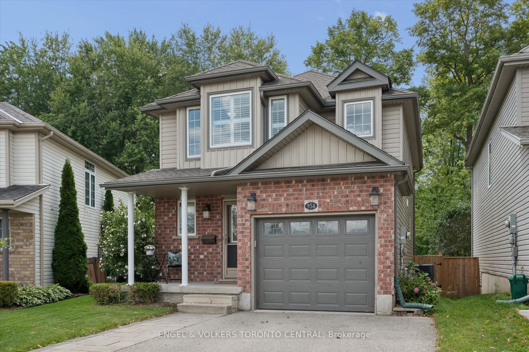 954 ATLANTIC Boulevard, Waterloo, ON N2K 4L5 photo 3