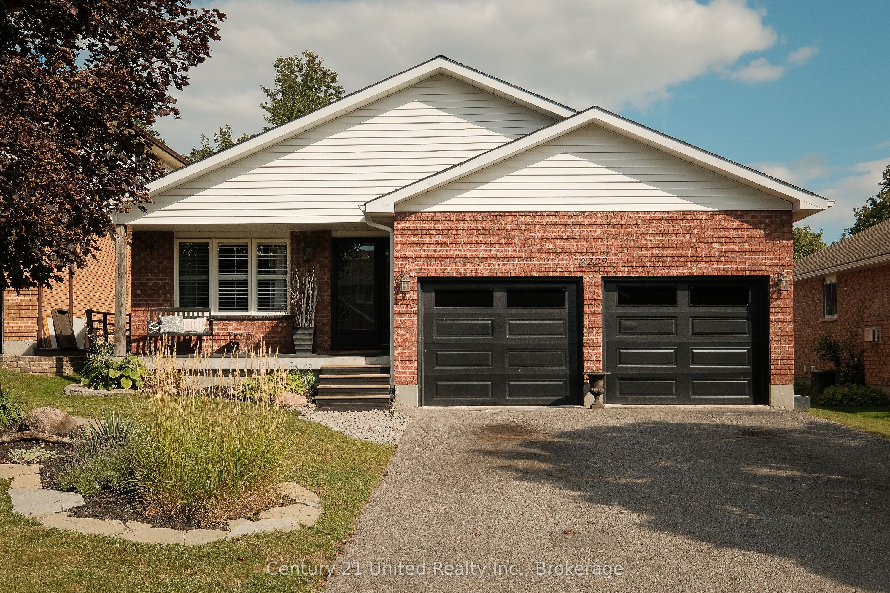 2229 Lorraine Drive, Peterborough, ON K9L 1Y6