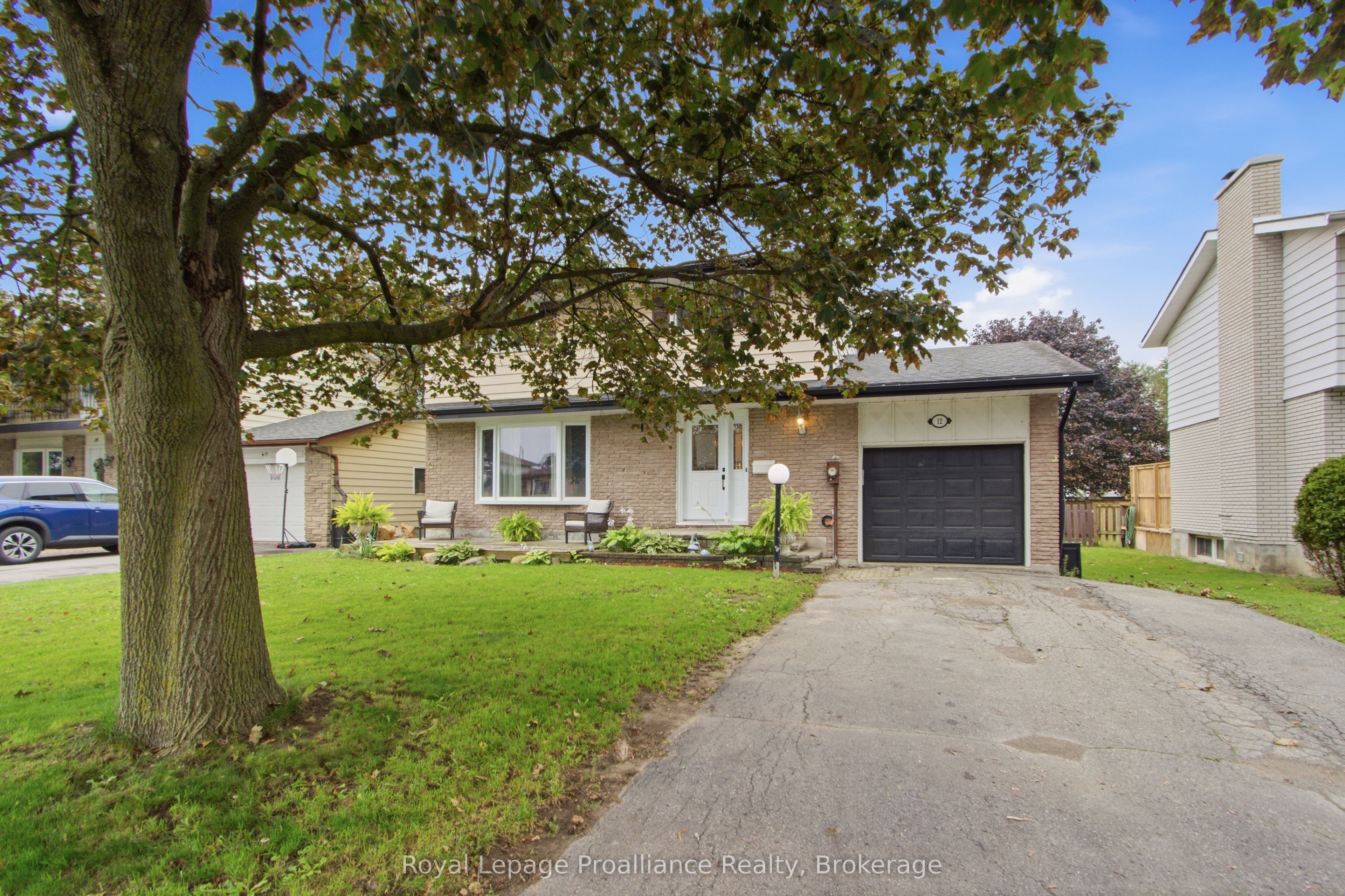 12 O'Neil Crescent, Quinte West, ON K8V 5Y6 photo 2