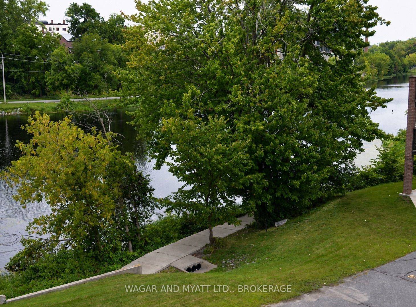 9 Centre Street S 305, Greater Napanee, ON K7R 3X3 photo 4