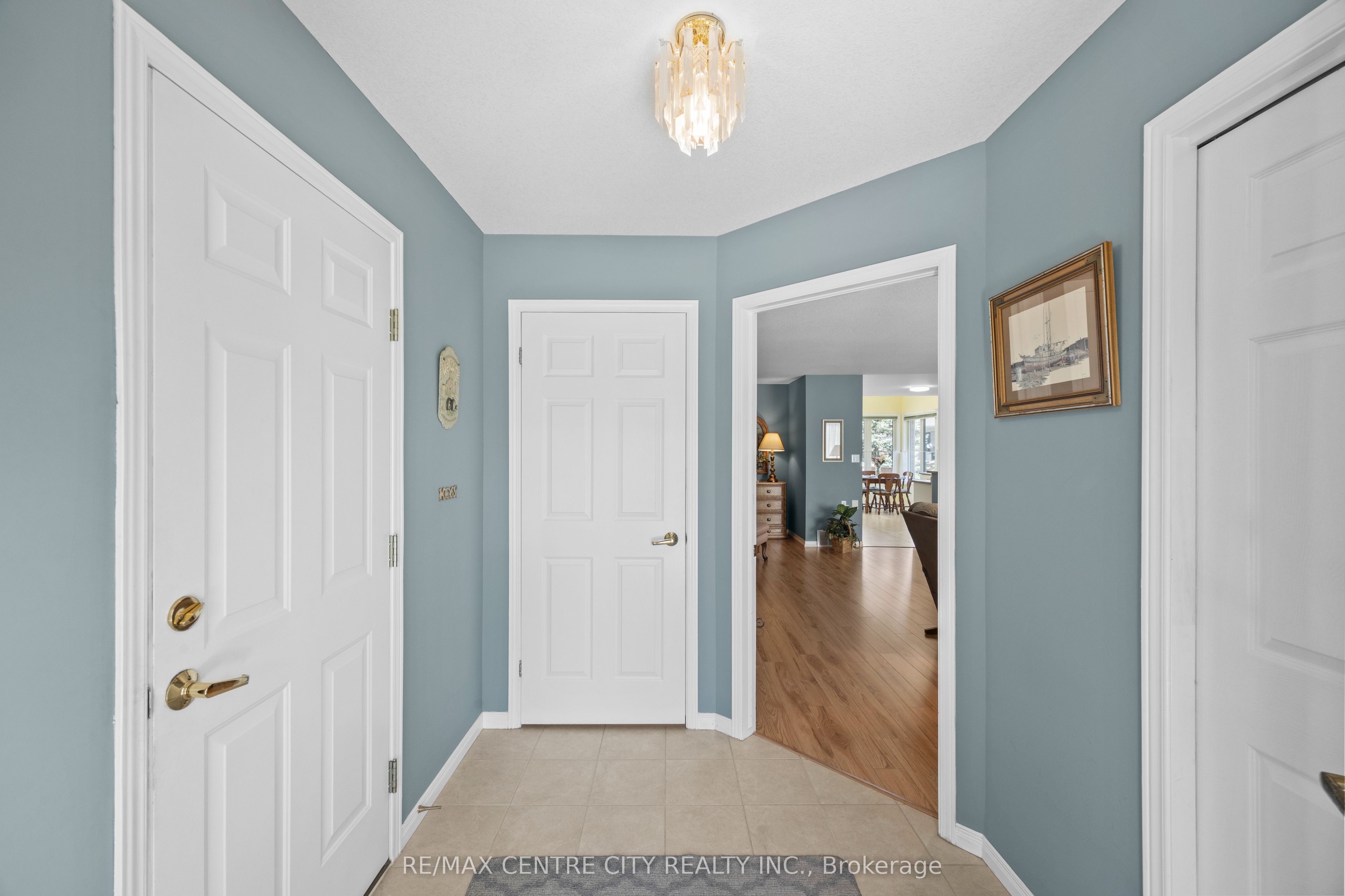 33 Ilderbrook Circle, Middlesex Centre, ON N0M 2A0 photo 4