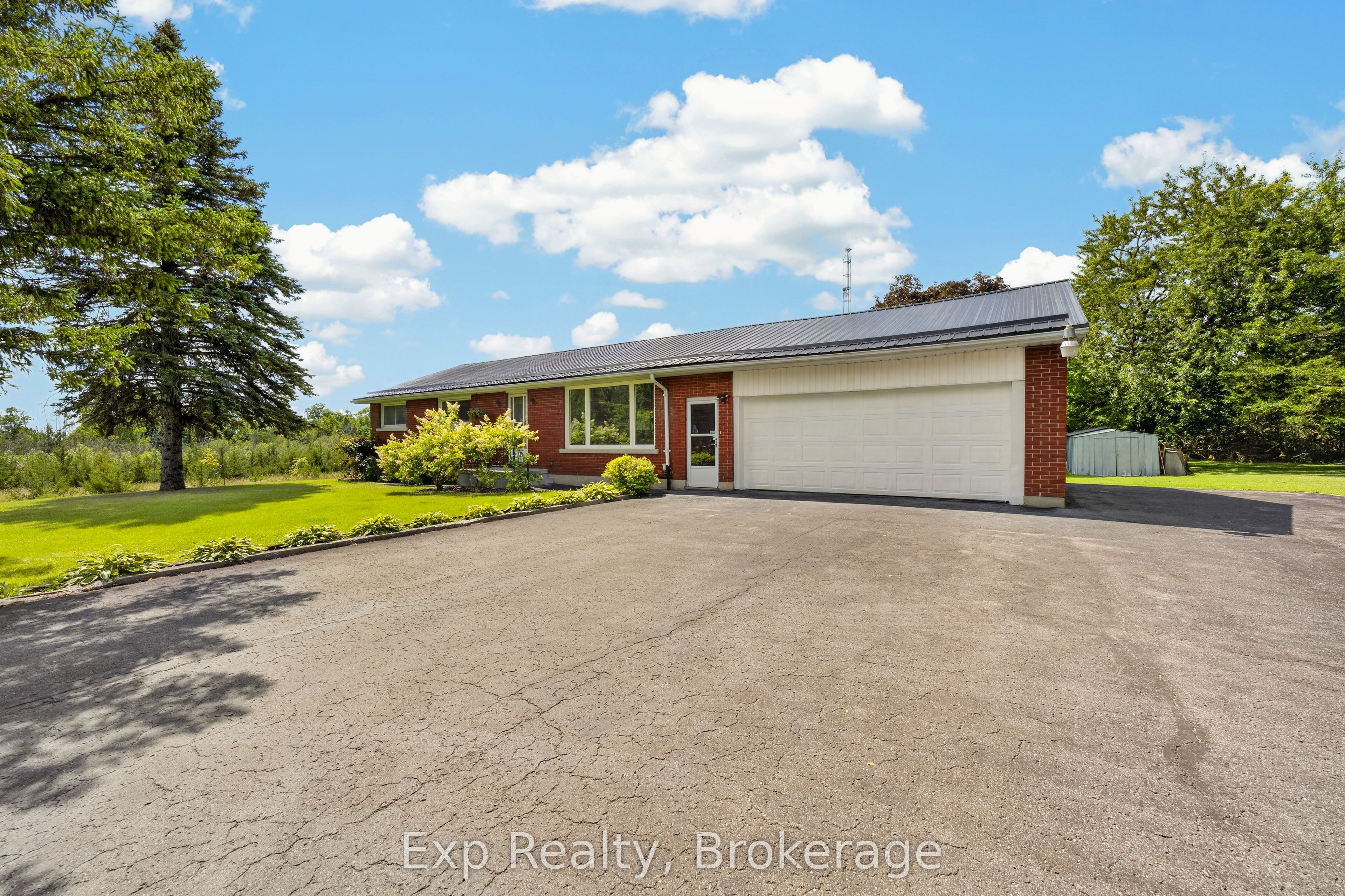 894 County Rd 41 Road, Greater Napanee, ON K7R 3L2 photo 2