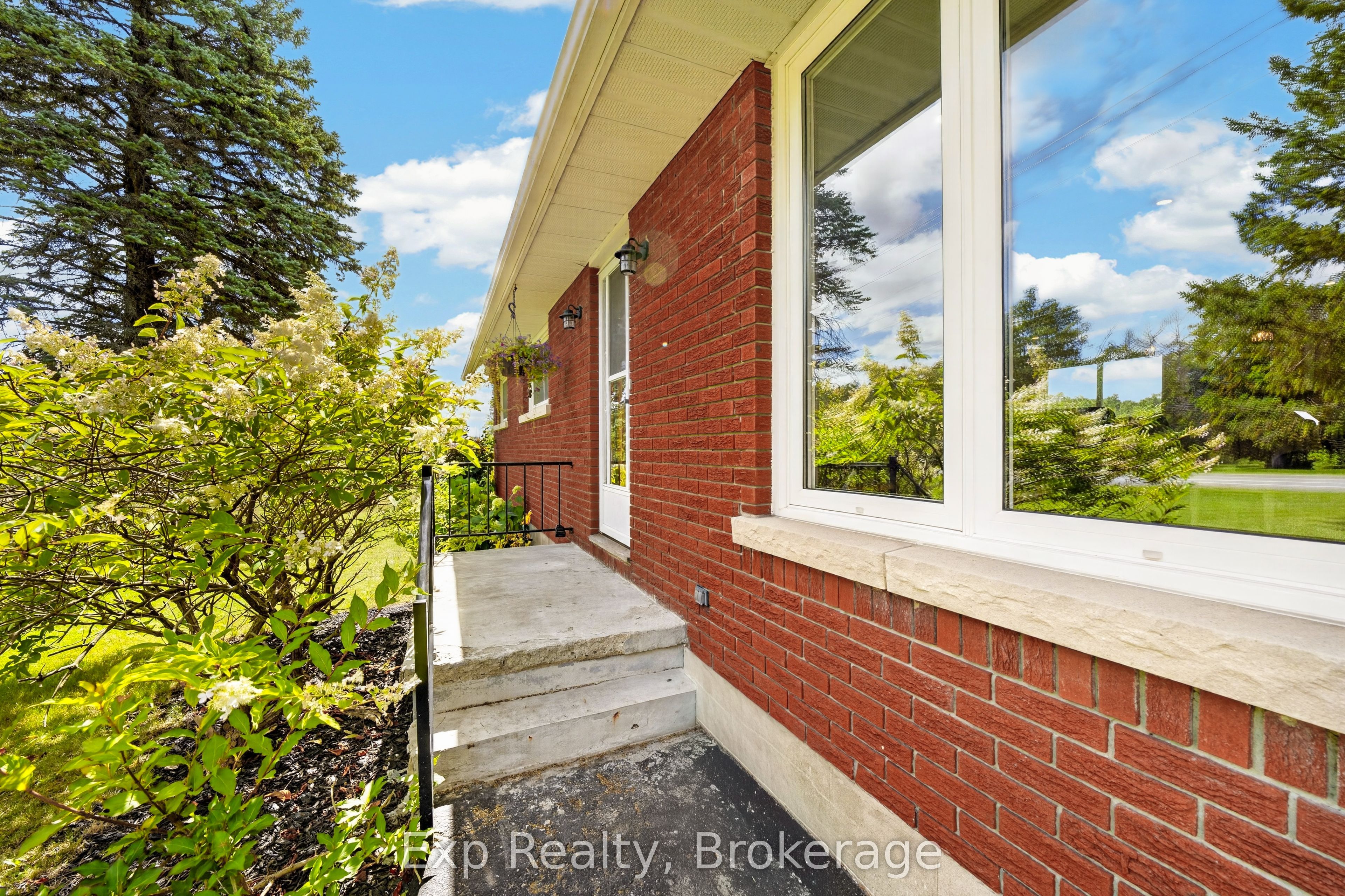 894 County Rd 41 Road, Greater Napanee, ON K7R 3L2 photo 3