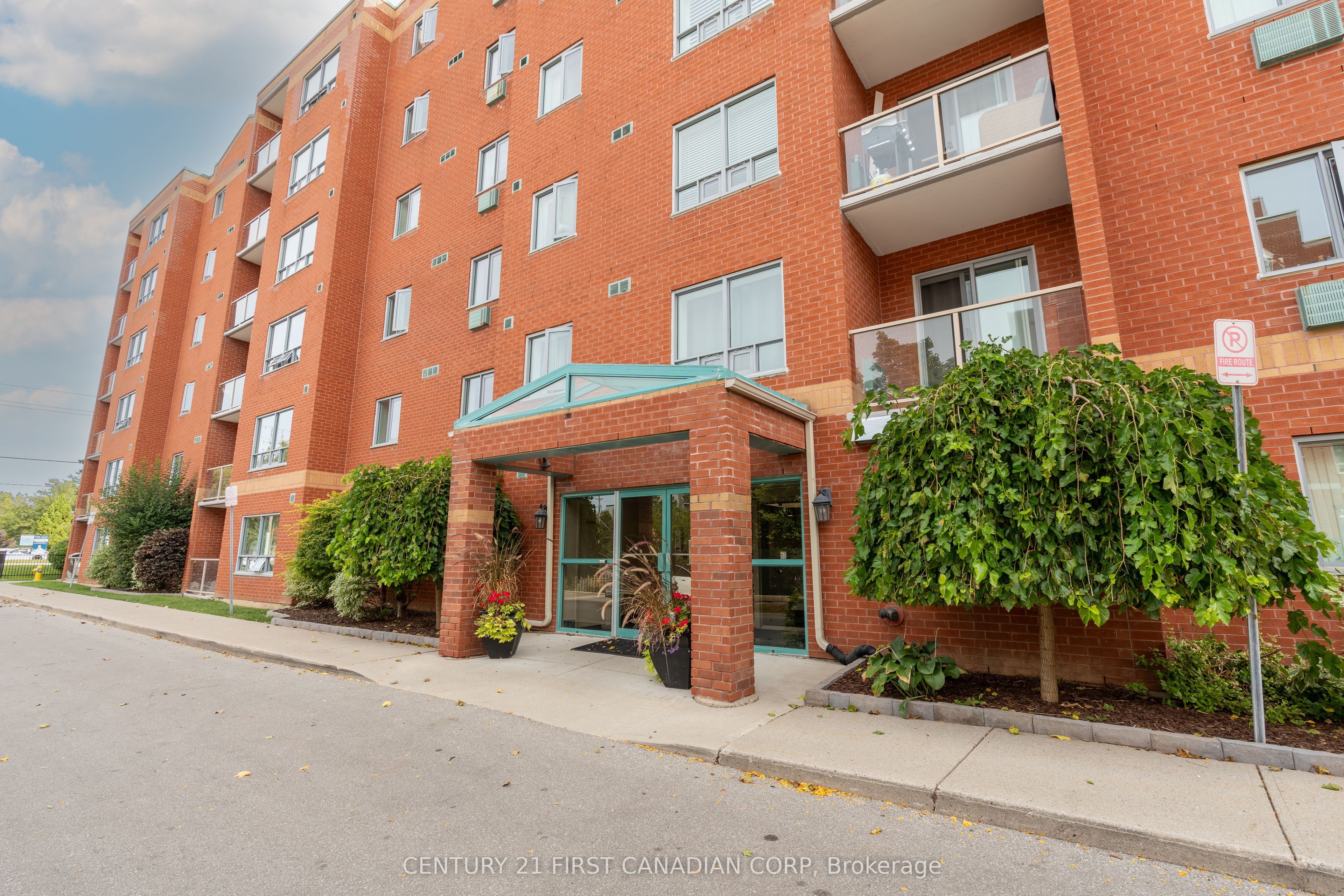 77 Baseline Road W 608, London South, ON N6J 1V5 photo 4
