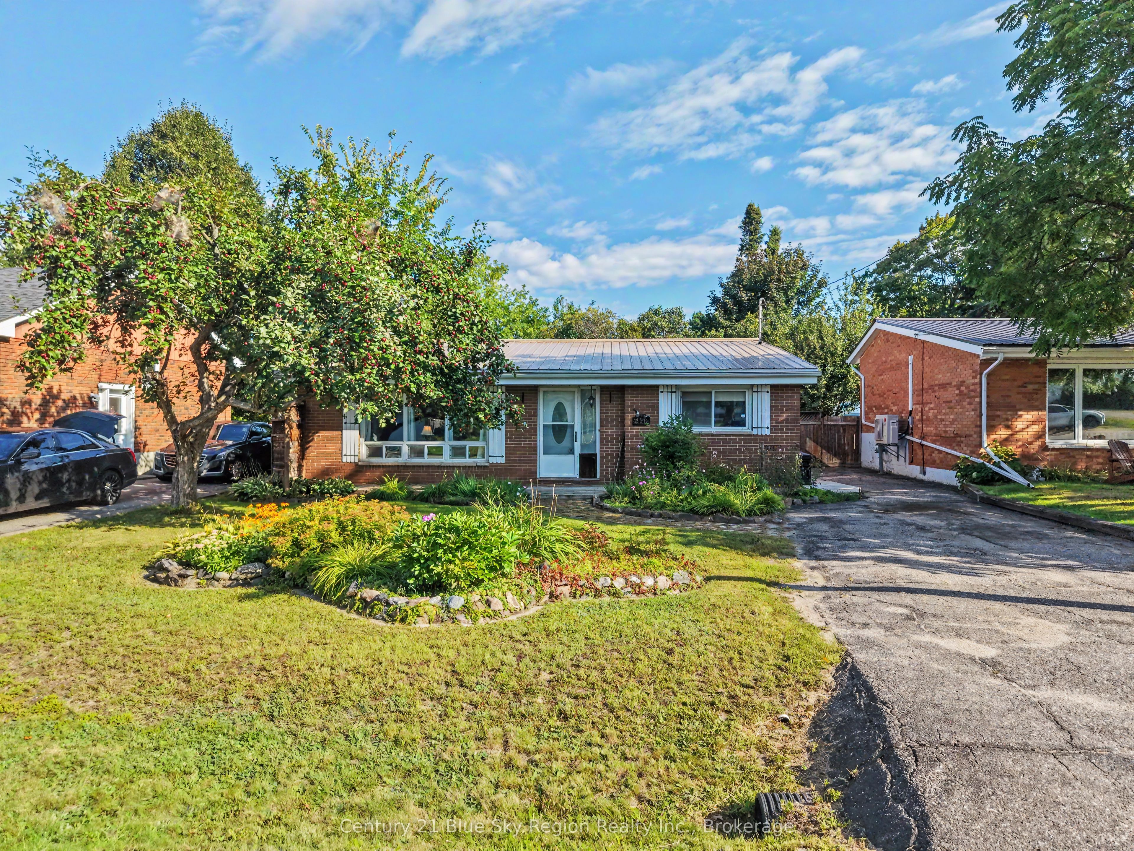 328 McKenzie Avenue, North Bay, ON P1B 7E2 photo 2