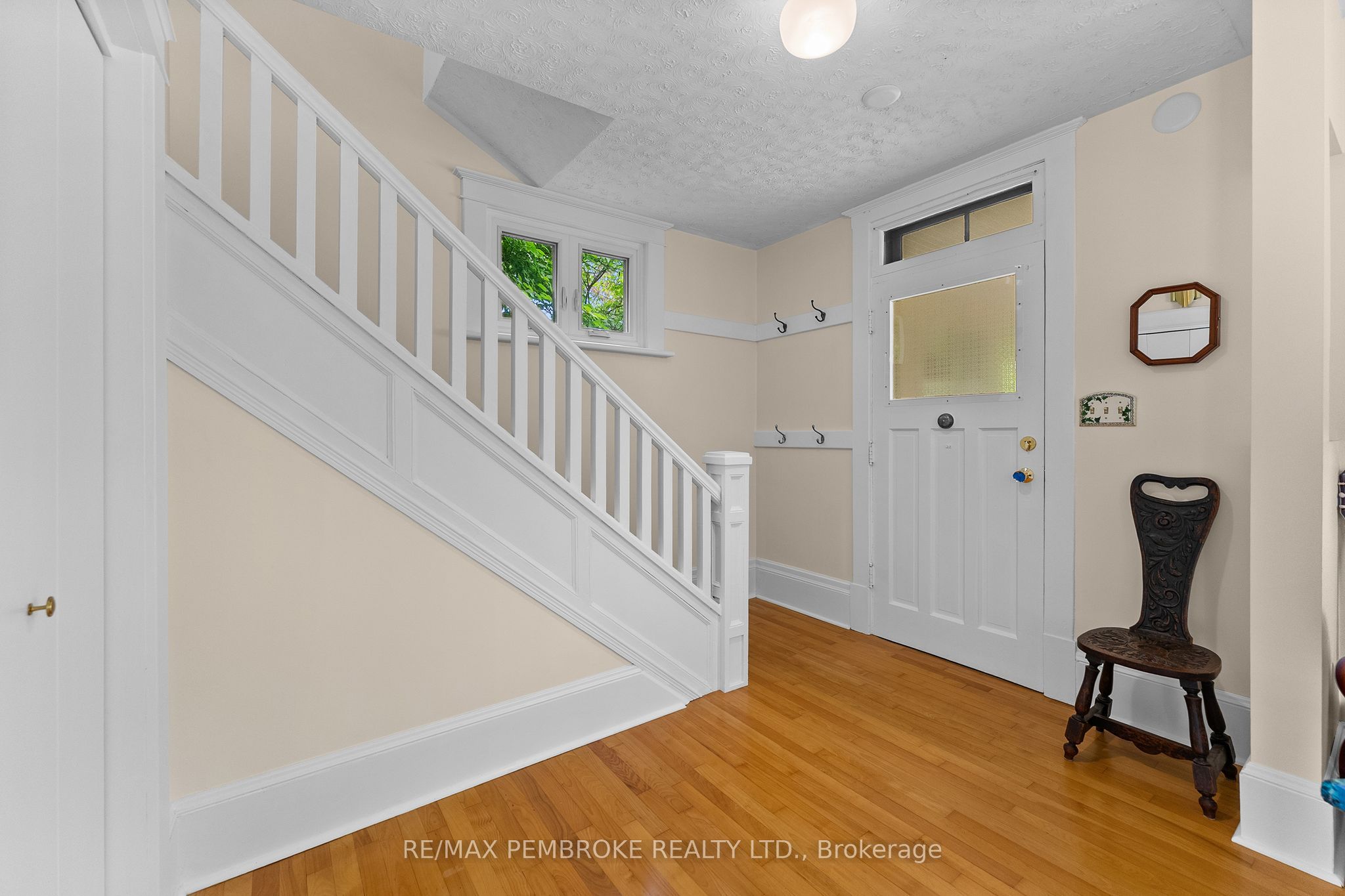 348 Esther Street, Pembroke, ON K8A 3C8 photo 5