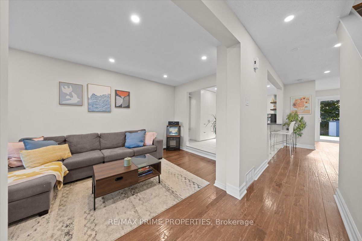 78 Fieldgate Drive, Barrhaven, ON K2J 1T9 photo 4