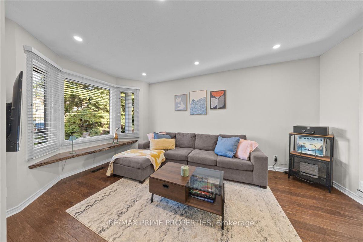 78 Fieldgate Drive, Barrhaven, ON K2J 1T9 photo 5