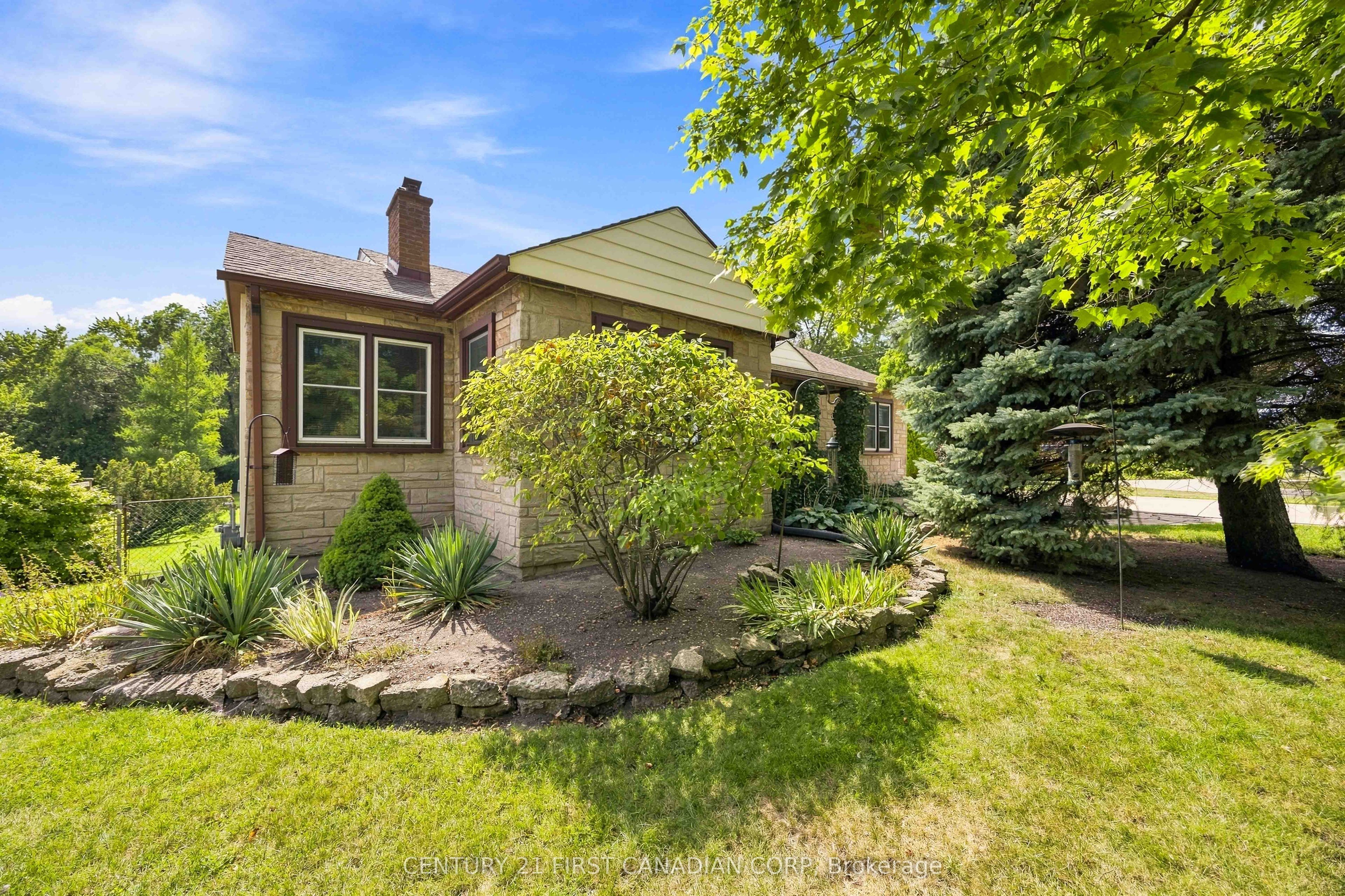 1027 London Road, Sarnia, ON N7S 1N9 photo 3