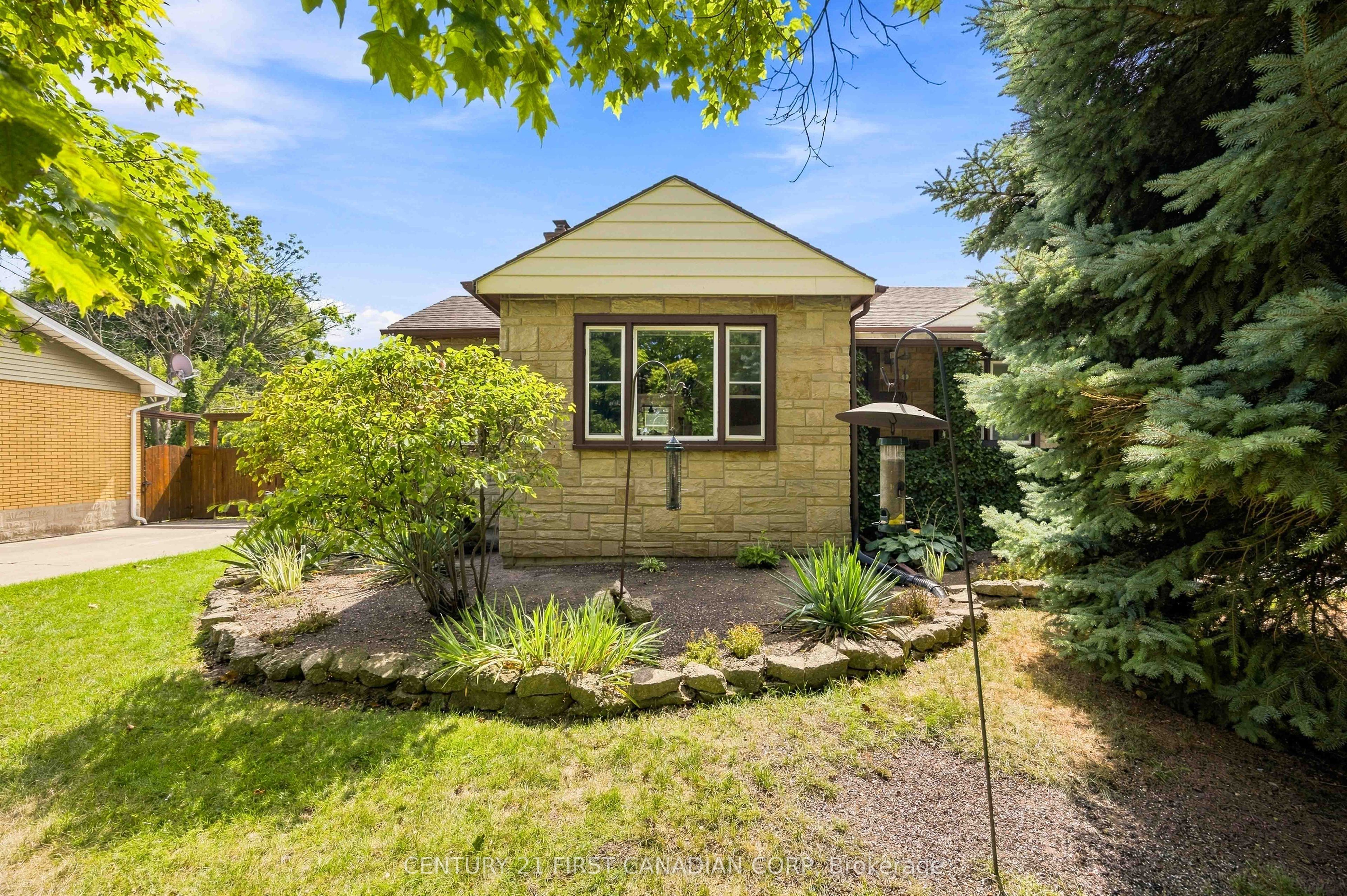 1027 London Road, Sarnia, ON N7S 1N9 photo 4