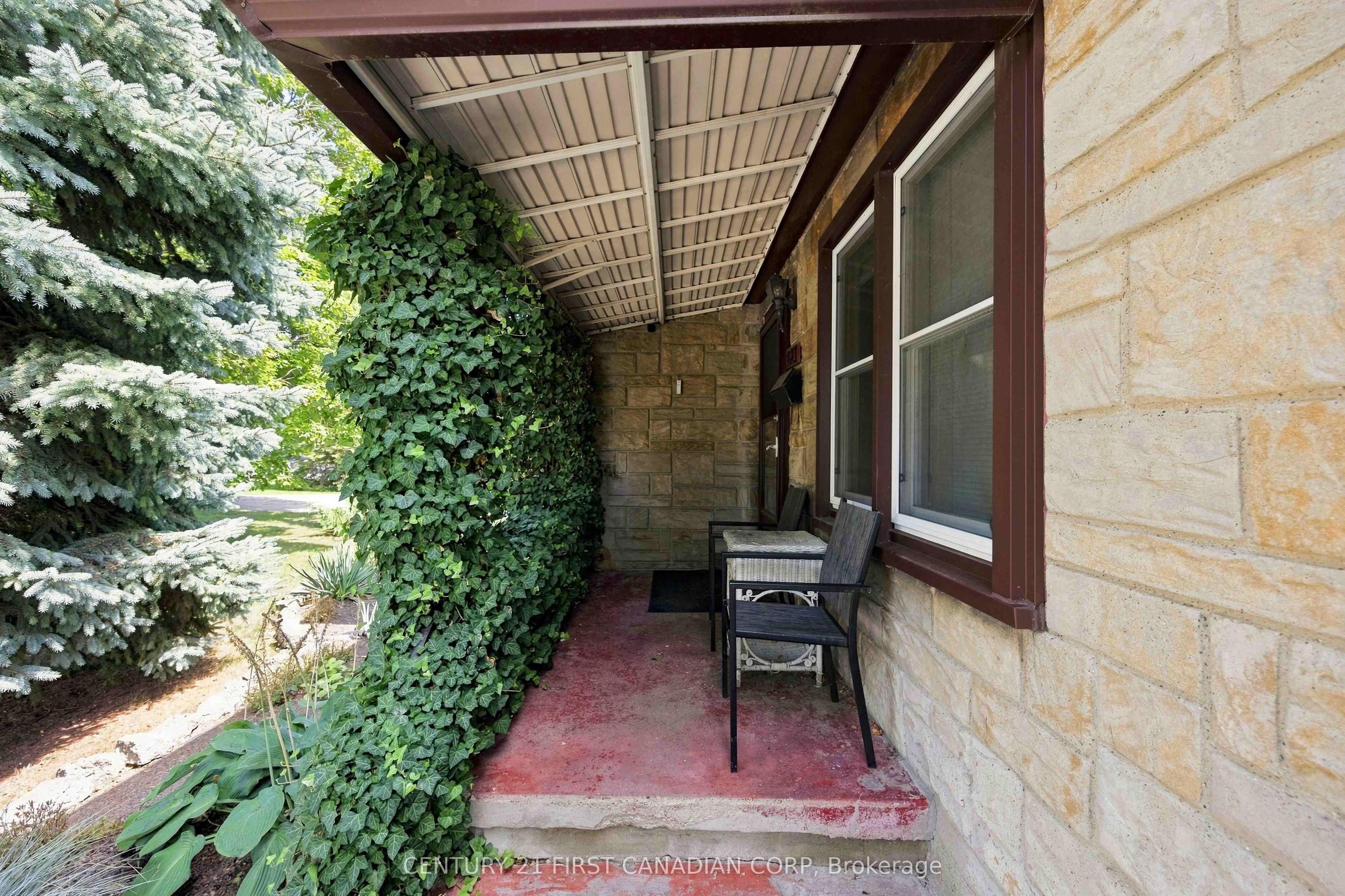 1027 London Road, Sarnia, ON N7S 1N9 photo 5