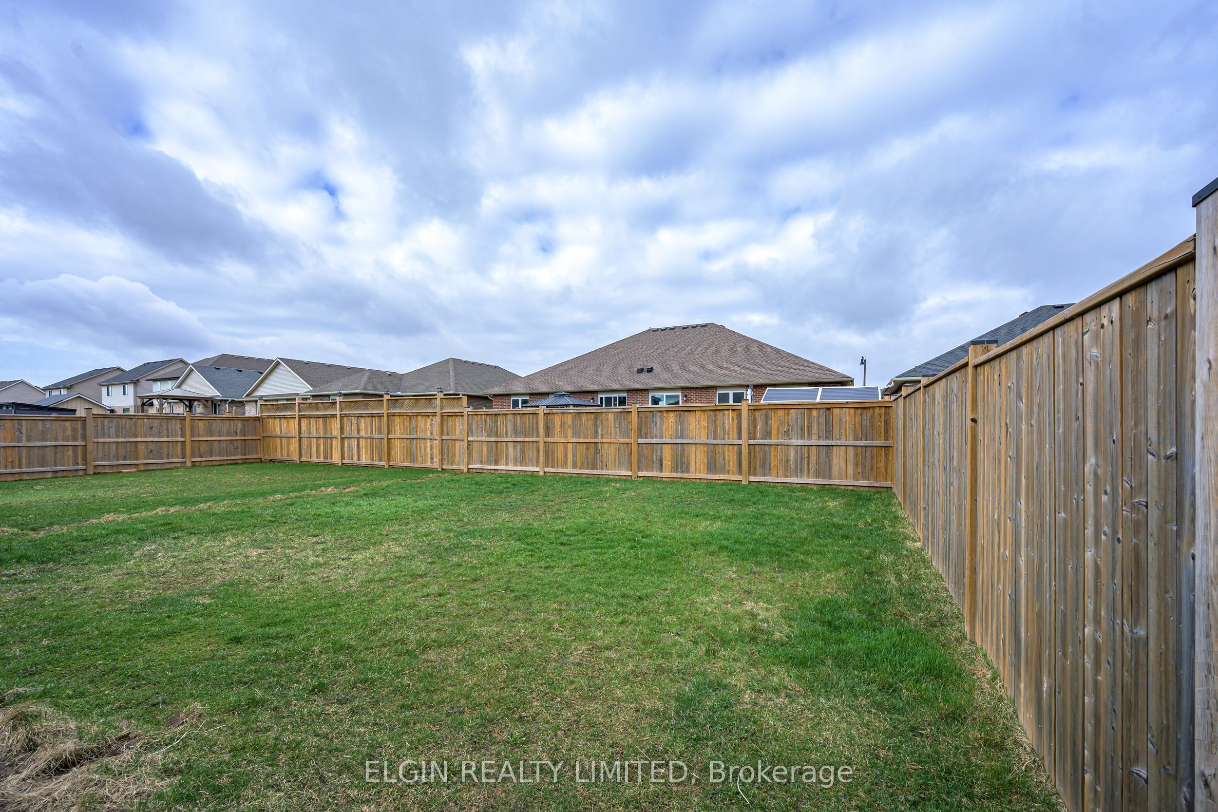 92 Renaissance Drive, St. Thomas, ON N5R 0K1 photo 3