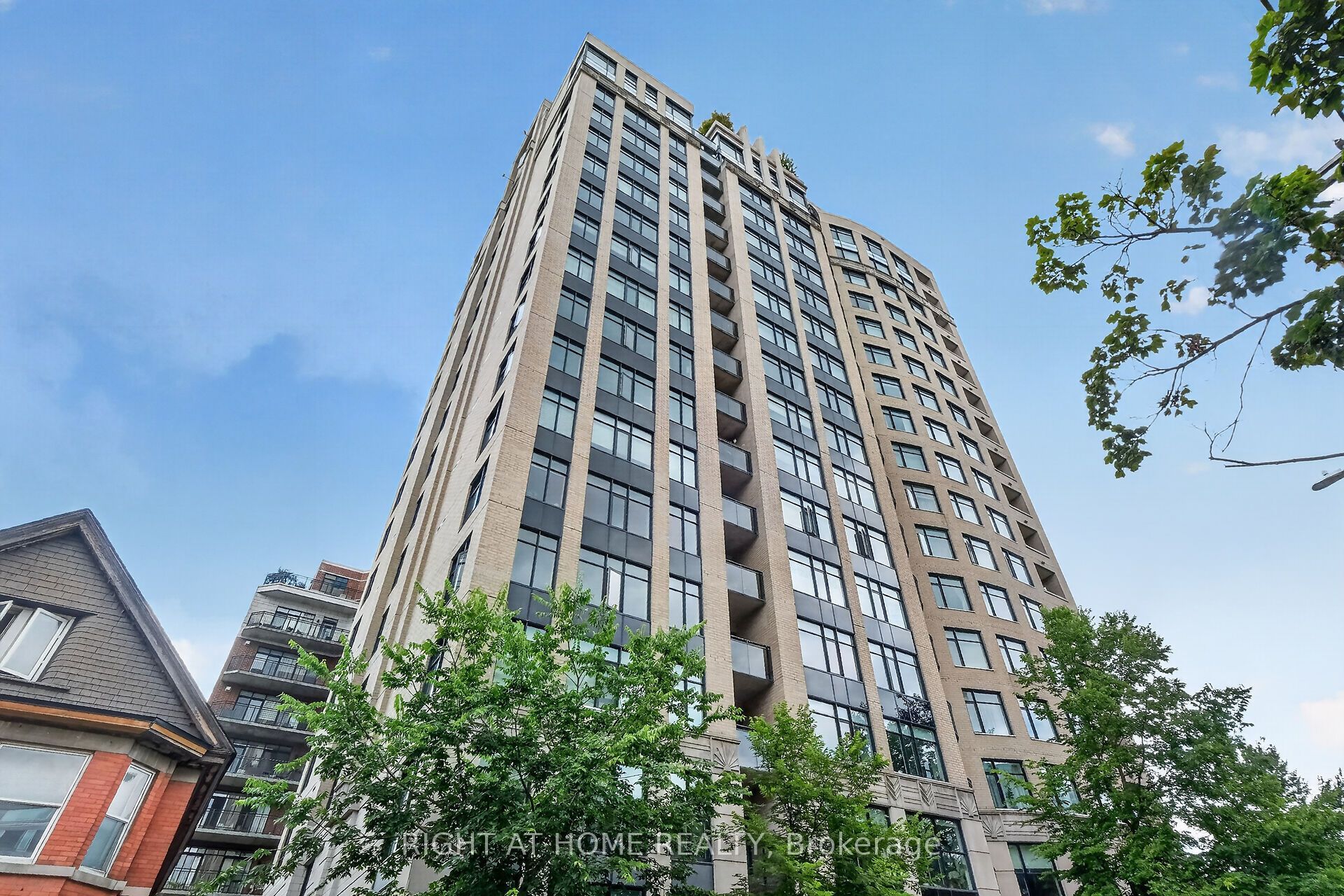 235 Kent Street 1116, Ottawa Centre, ON K2P 1Z9