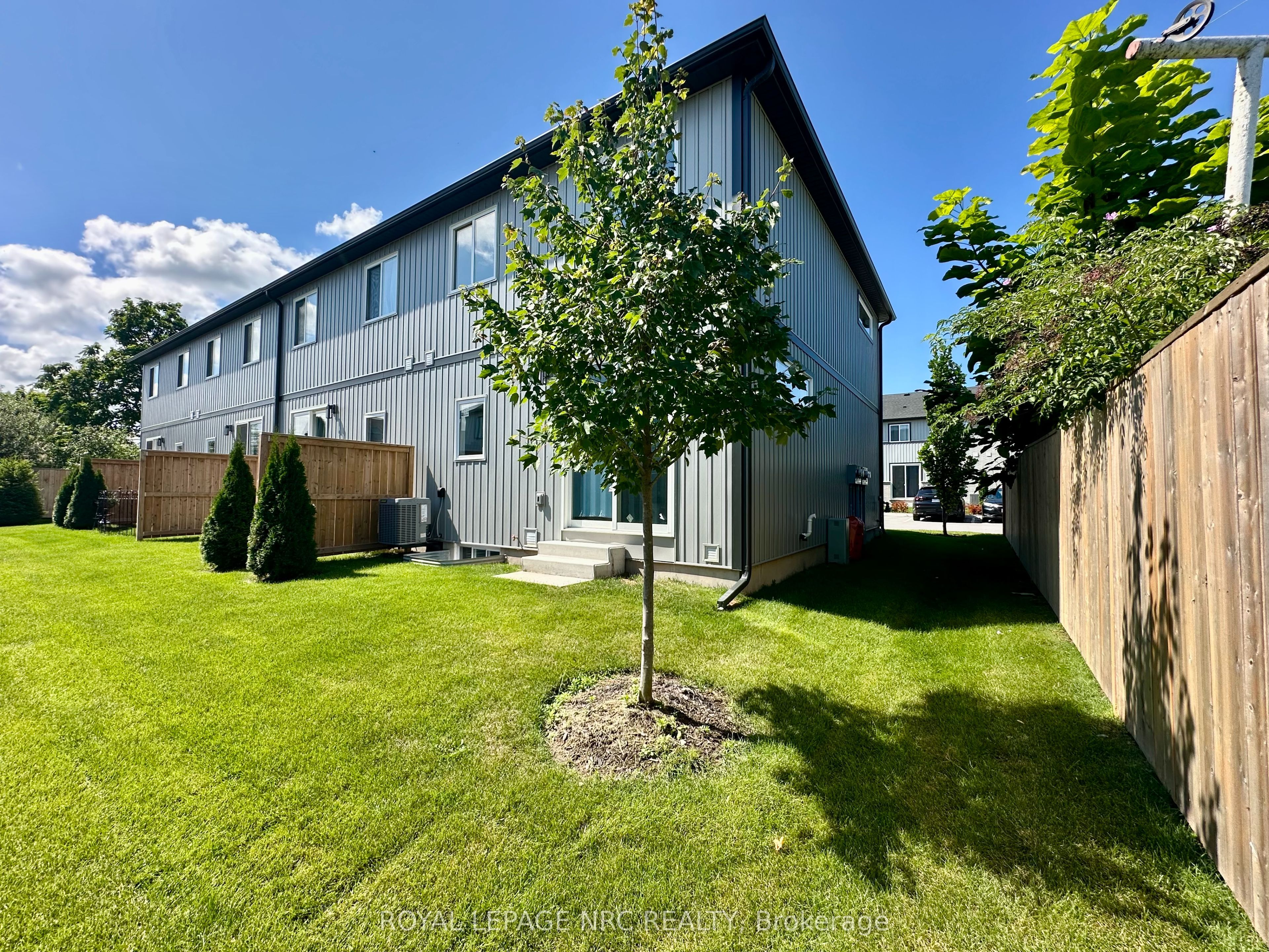 121A Moffatt Street 30, St. Catharines, ON L2P 0G4 photo 3