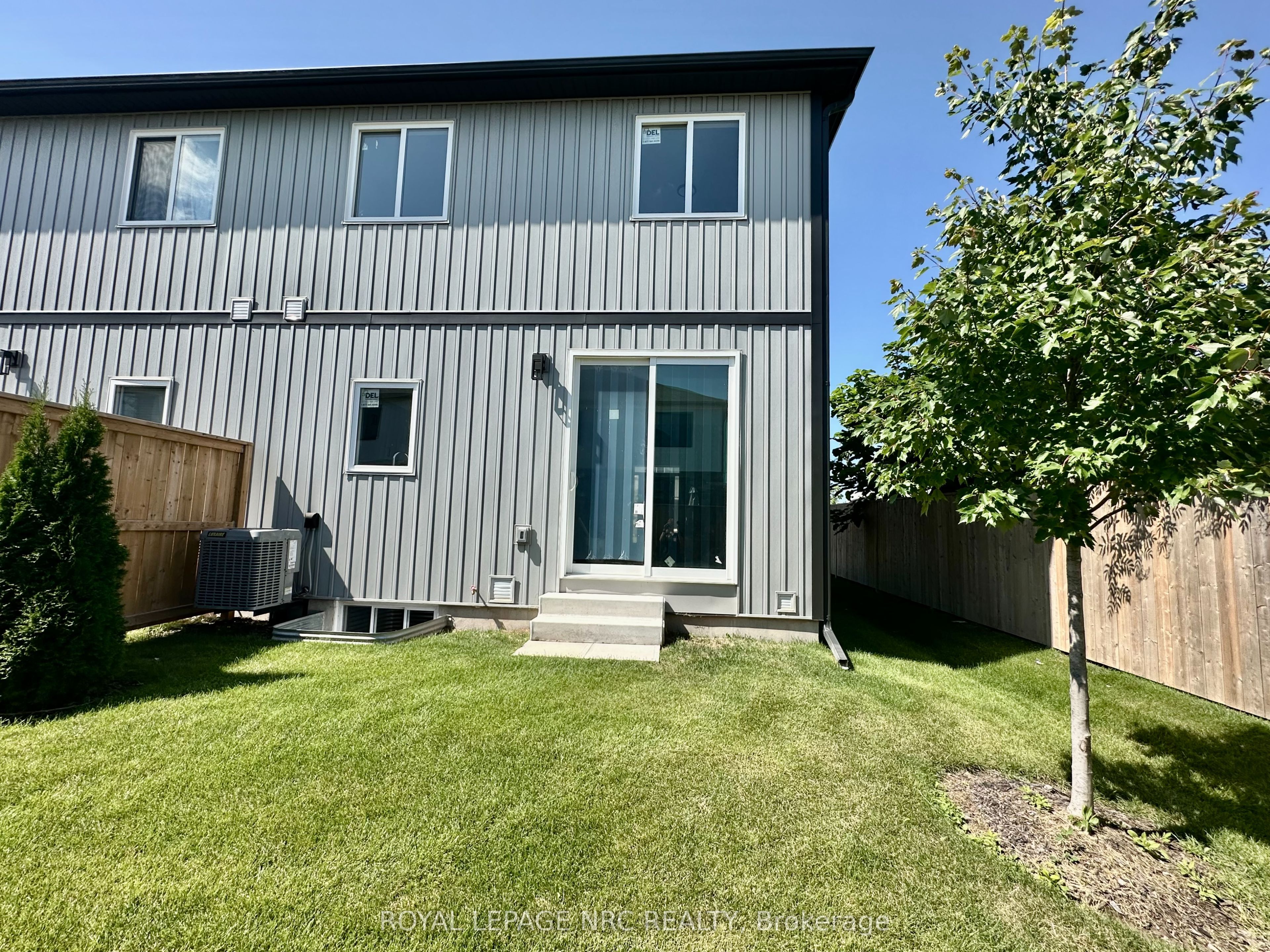 121A Moffatt Street 30, St. Catharines, ON L2P 0G4 photo 4