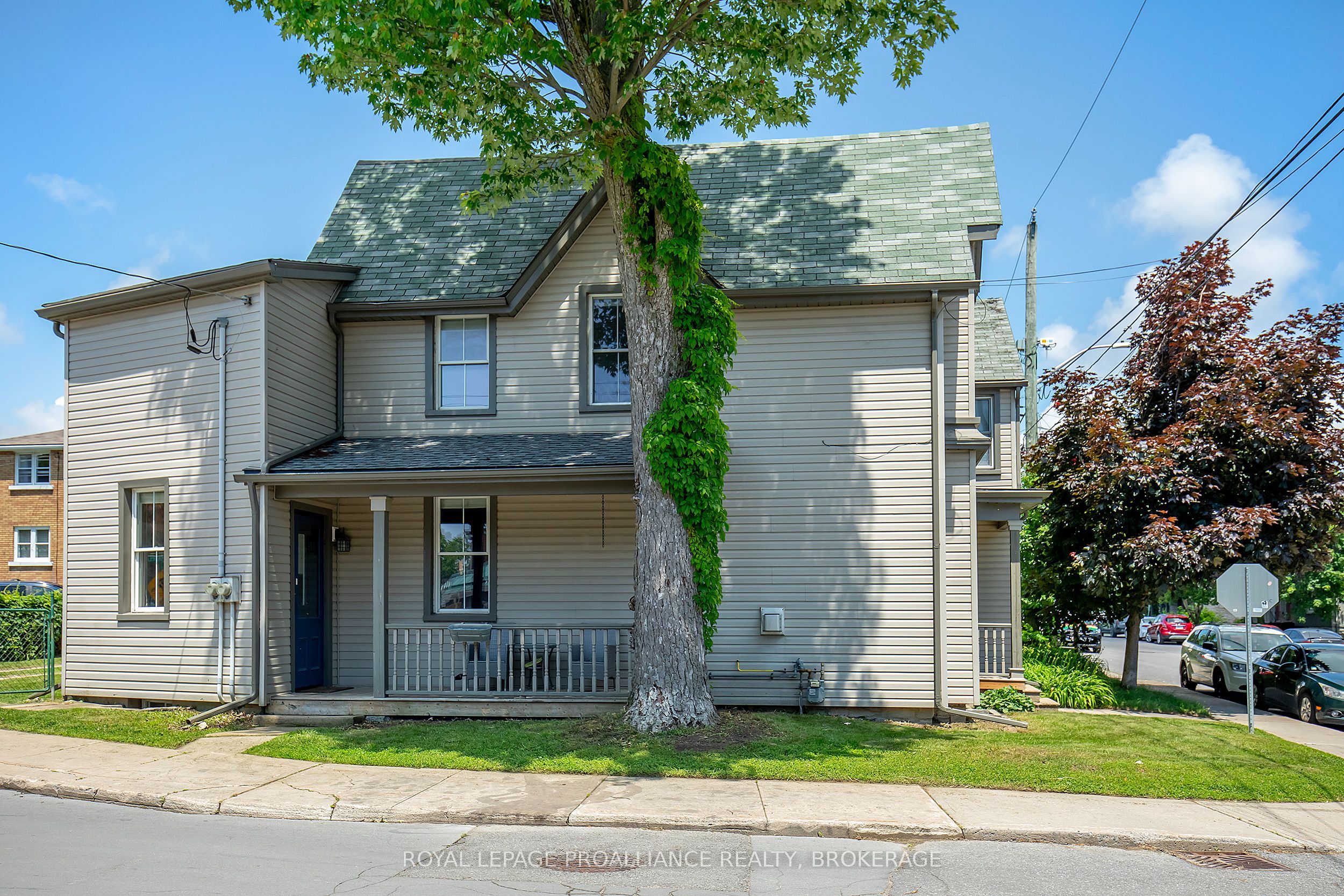 300 Sydenham Street, Kingston, ON K7K 3M7 photo 2