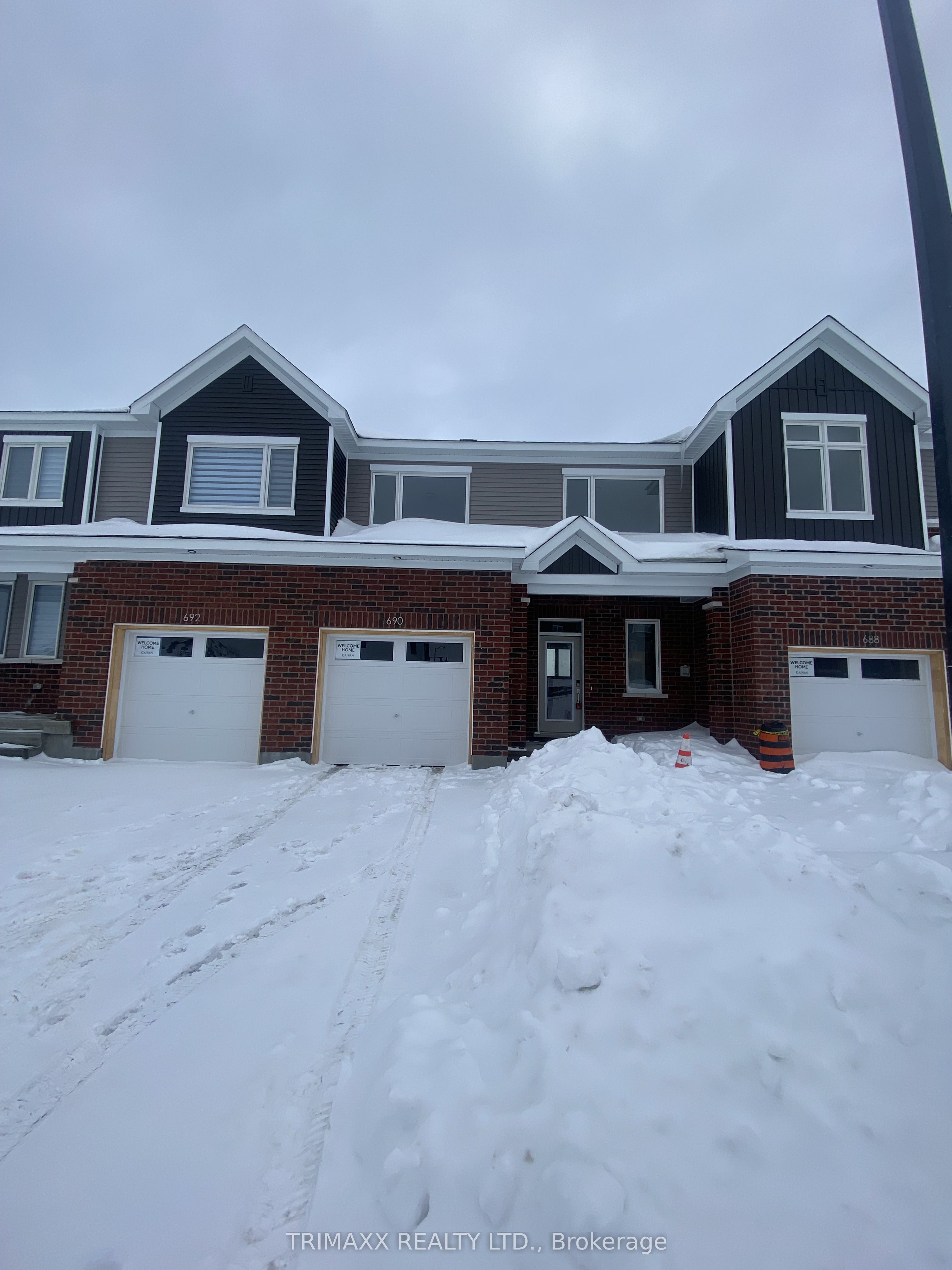 690 Expansion Road, Barrhaven, ON K2J 7G4