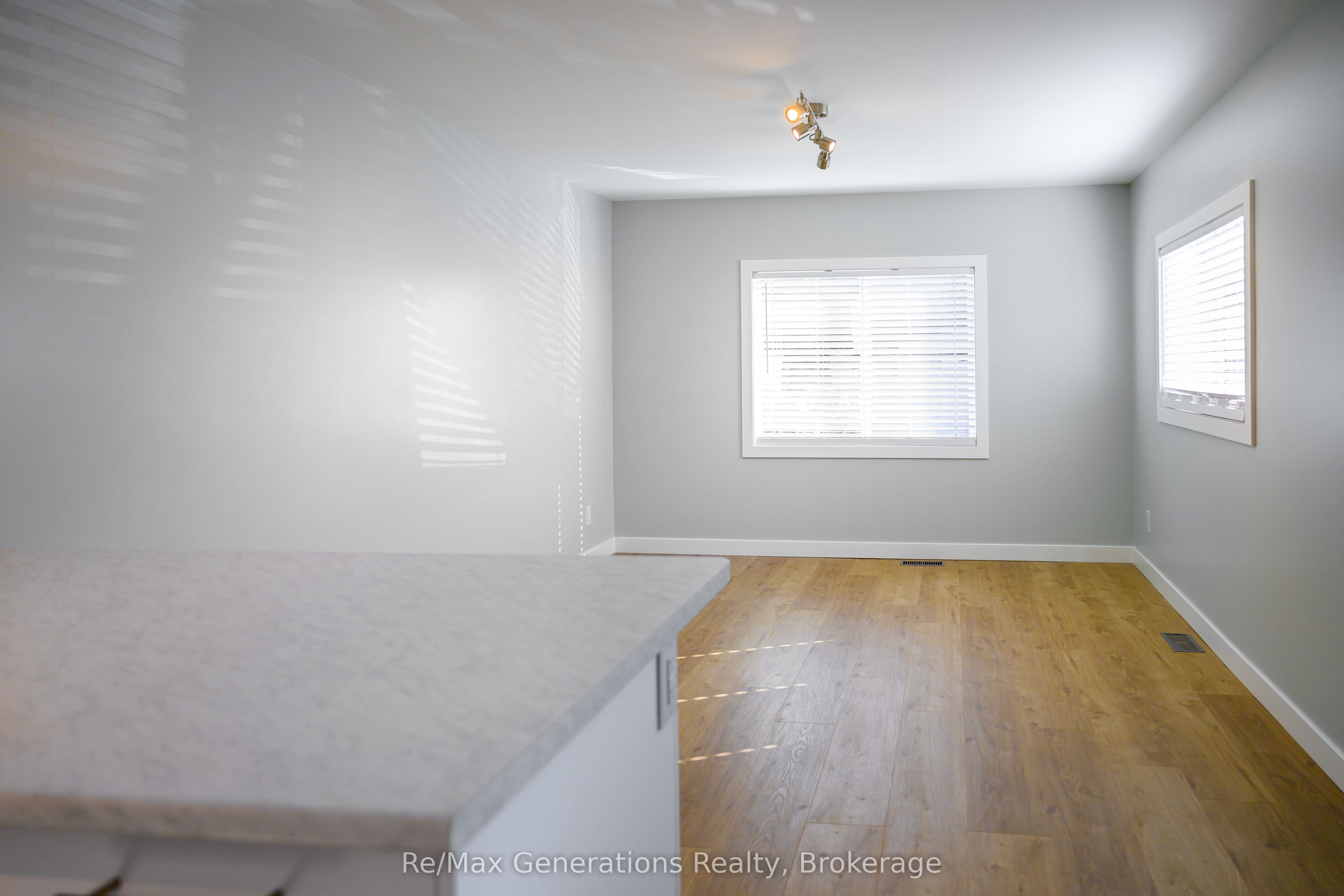 1055 Chippewa Road F3, Thunder Bay, ON P7J 1J1 photo 4