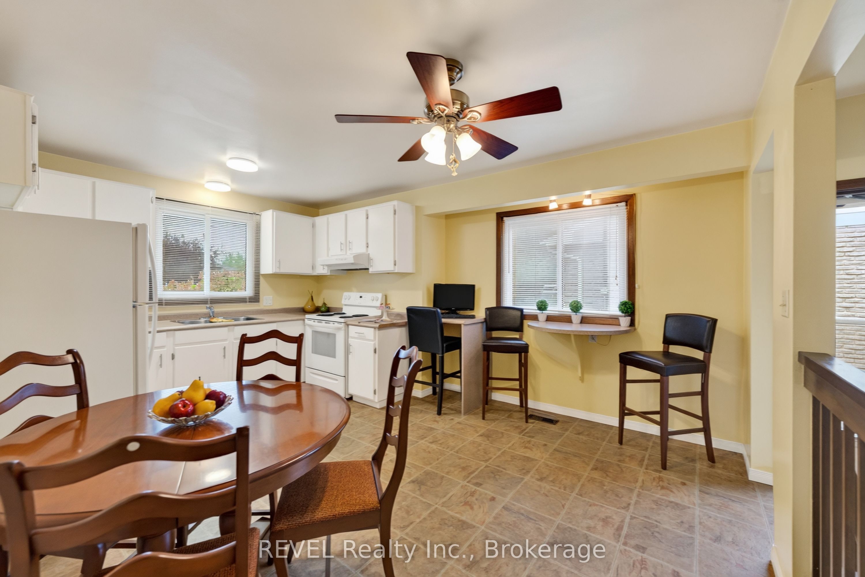 36 Manor Road, St. Catharines, ON L2N 3B5 photo 4