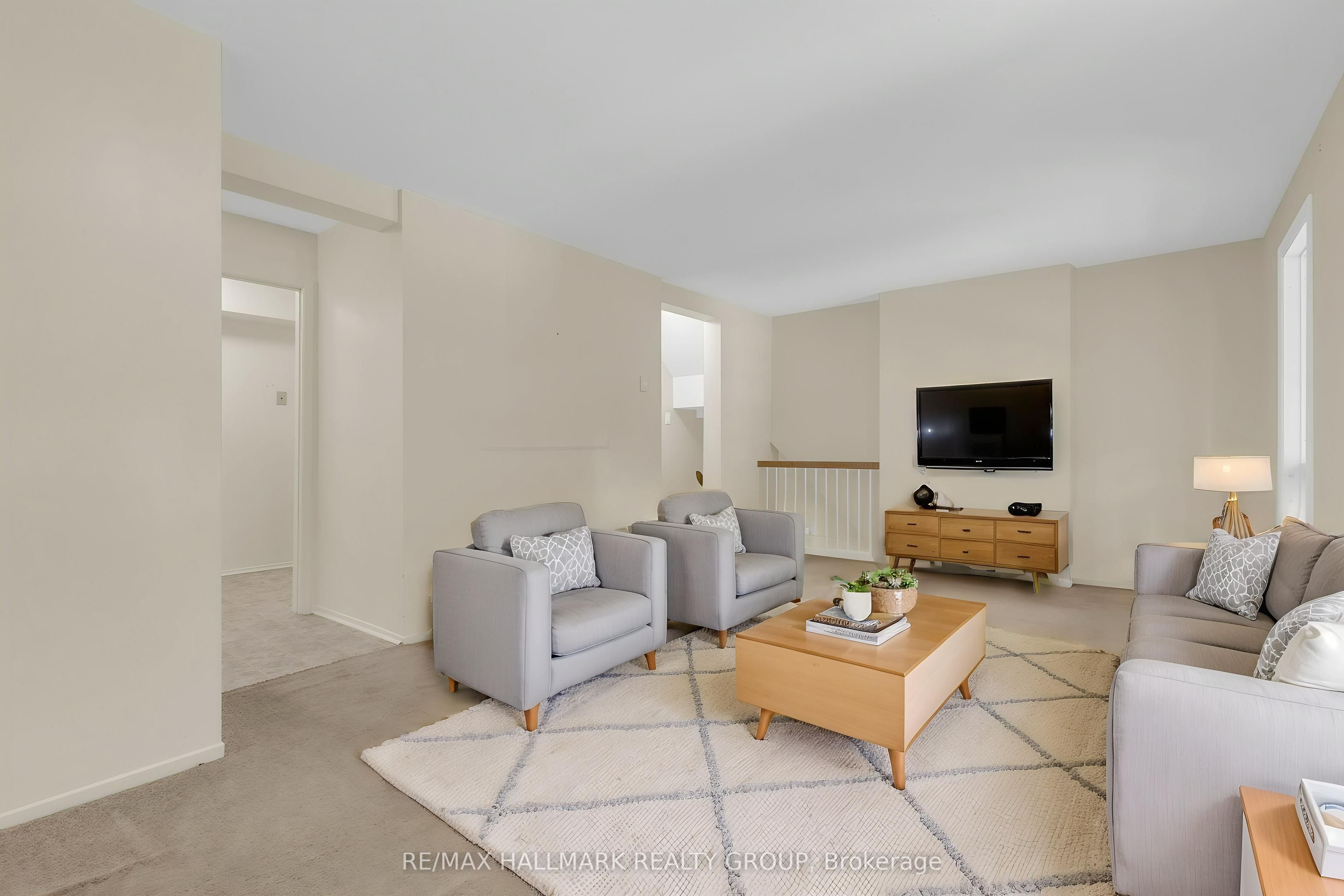 702 Tanguay Court 29, Kanata, ON K2L 3X2 photo 2