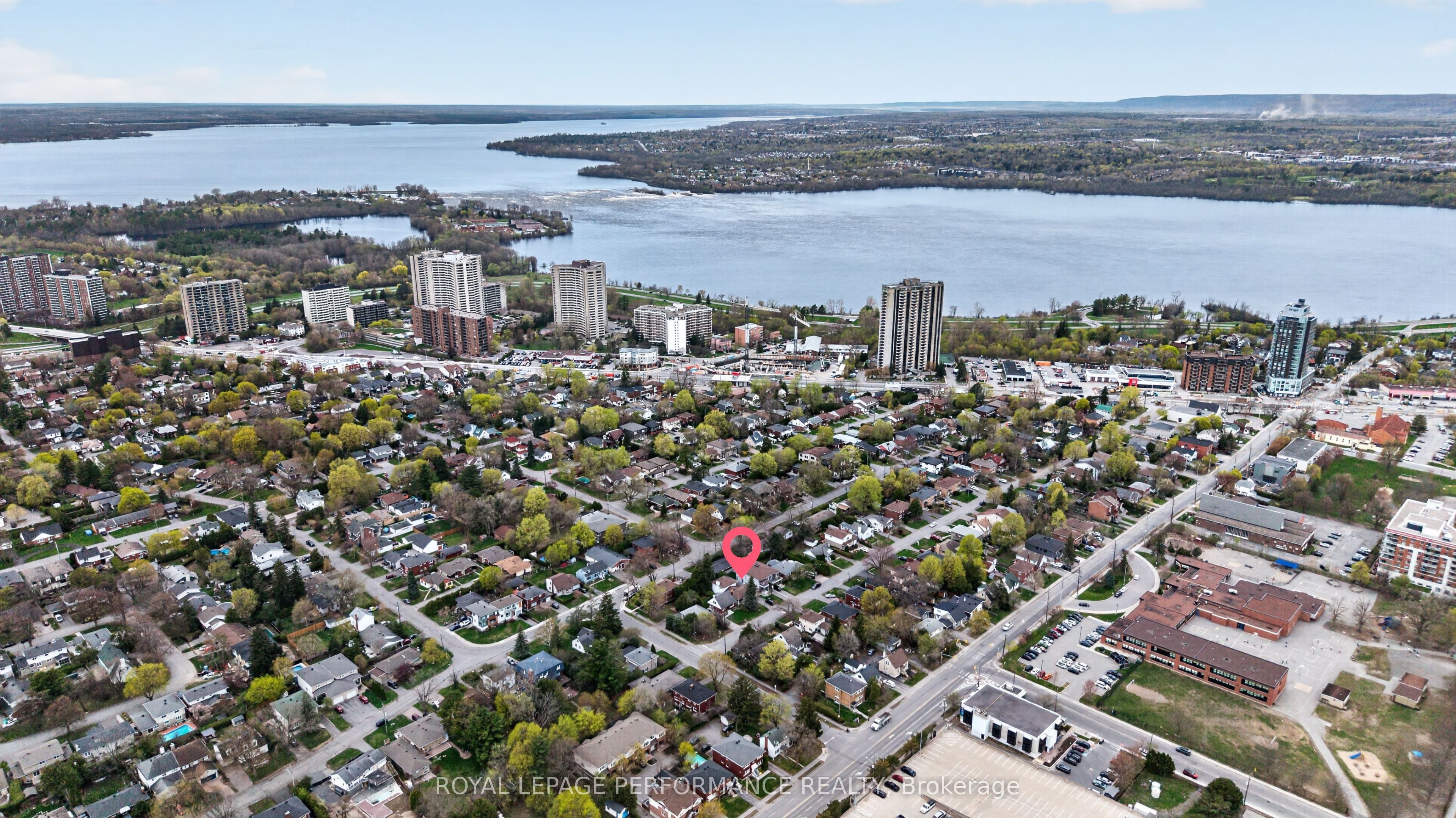270 Compton Avenue, Woodroffe, ON K2B 5A9 photo 3
