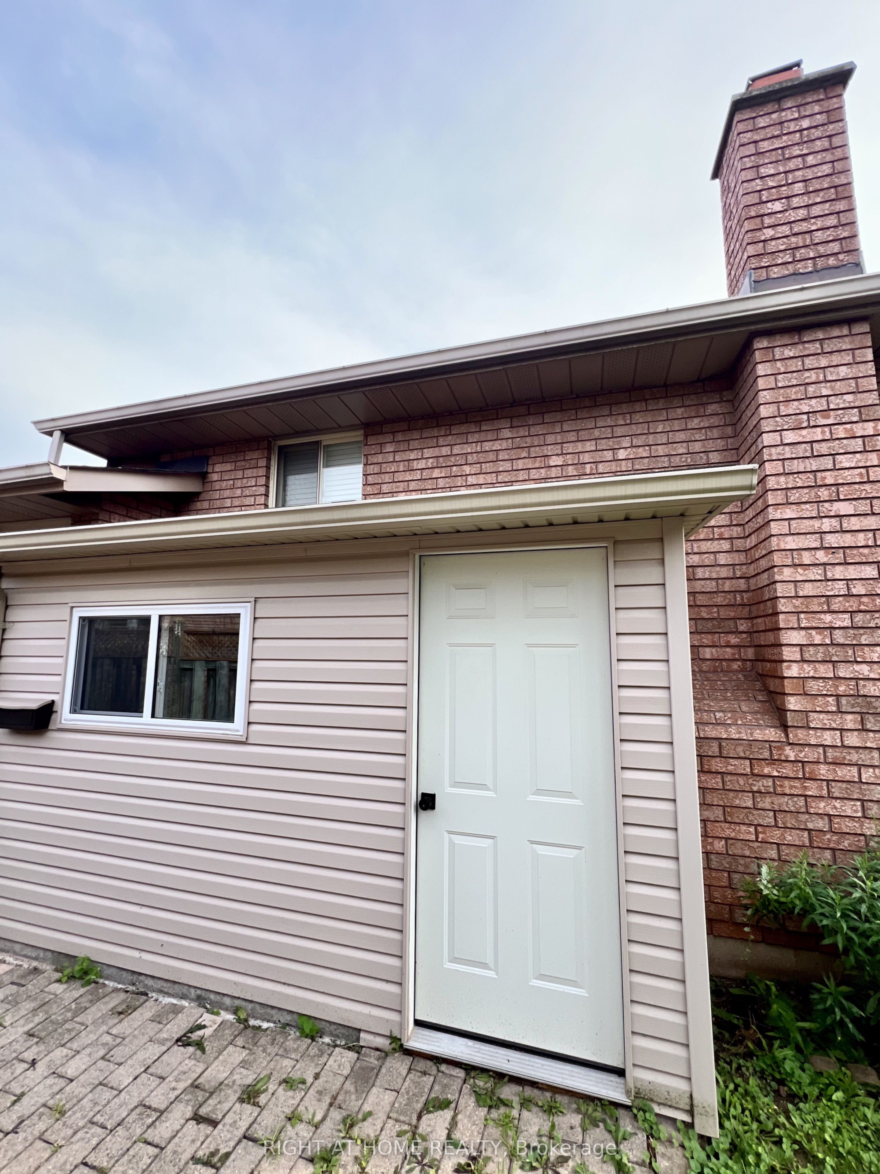 84 Juniper Drive, Hamilton, ON L8E 4G6 photo 2