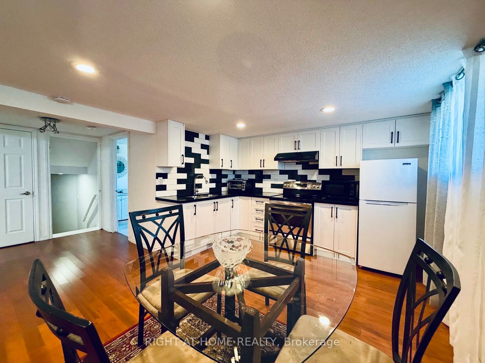 84 Juniper Drive, Hamilton, ON L8E 4G6 photo 3