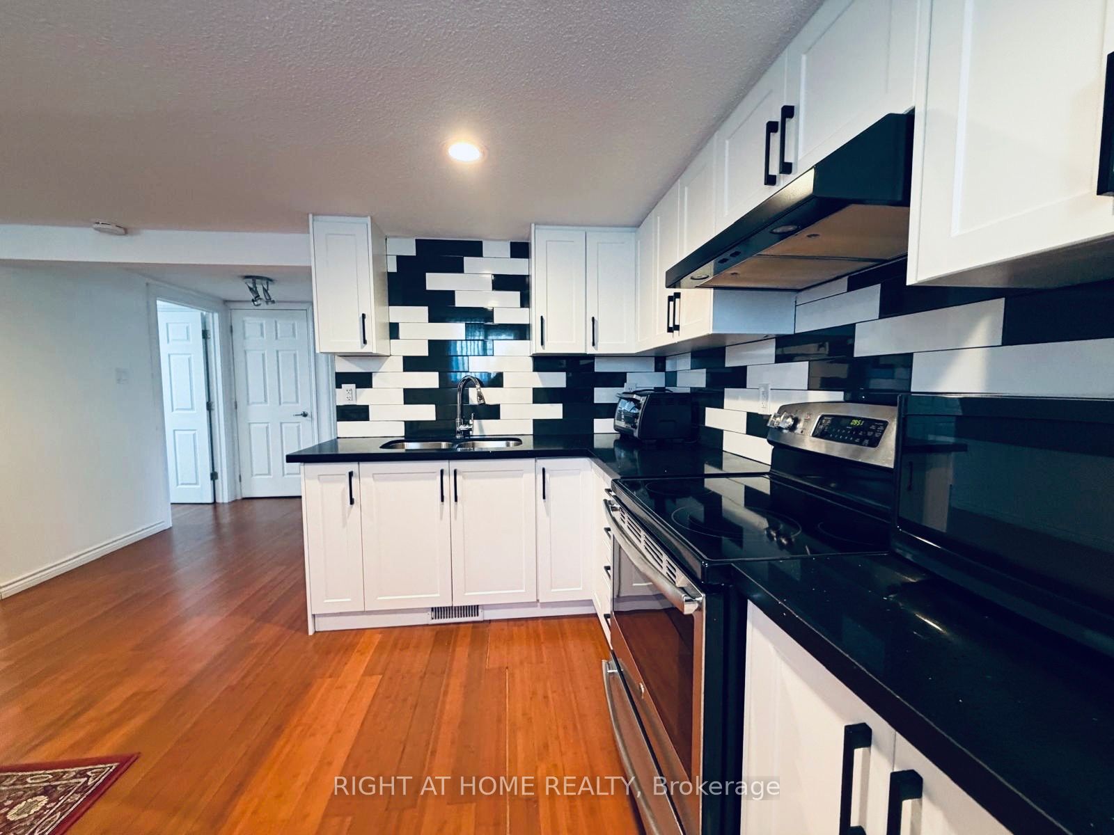 84 Juniper Drive, Hamilton, ON L8E 4G6 photo 5