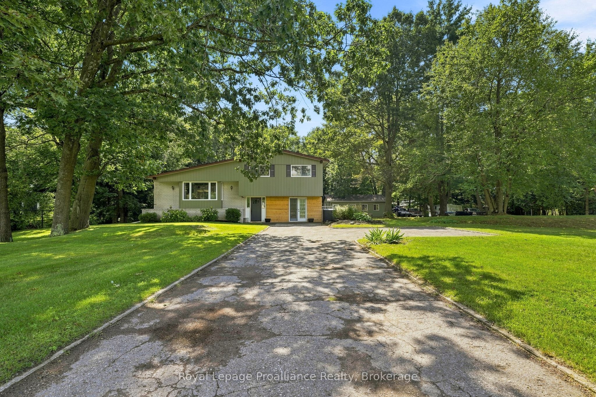 17537 Telephone Road, Quinte West, ON K8V 5P4 photo 2