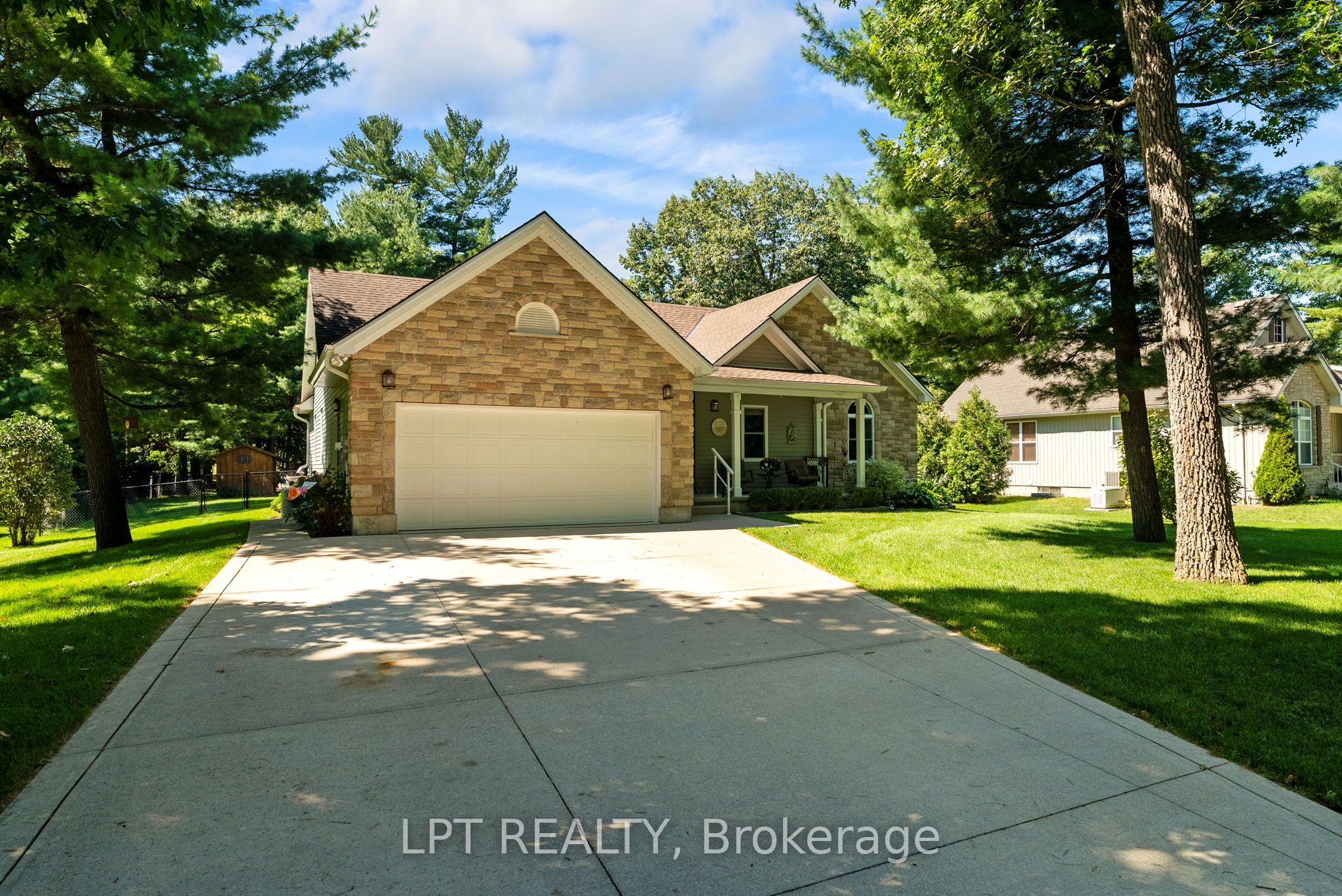 10011 Jenna Road, Lambton Shores, ON N0M 1T0 photo 2