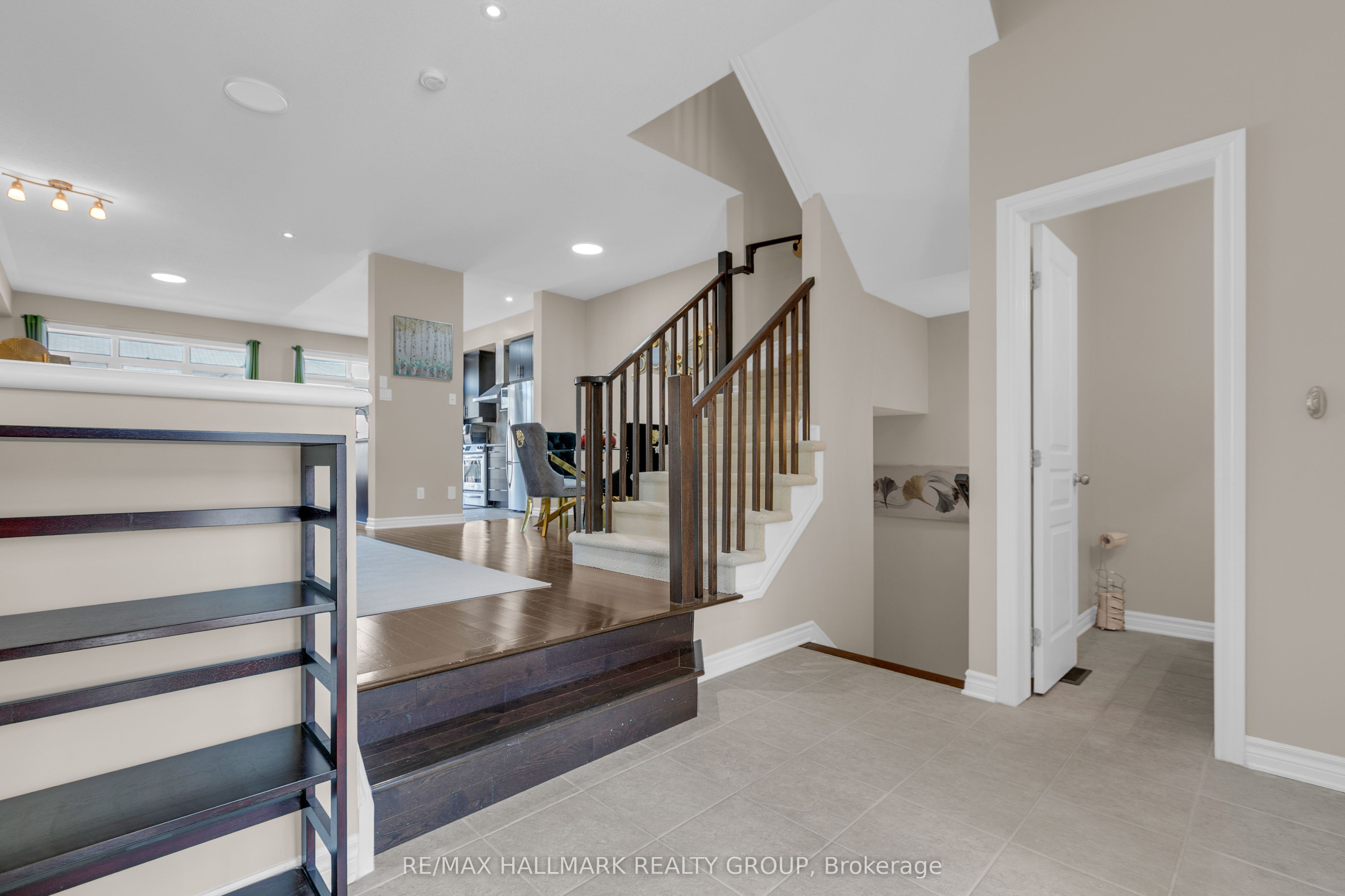 1125 Tischart Crescent, Kanata, ON K2T 0G4 photo 2