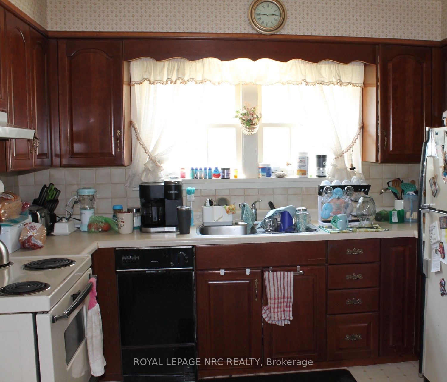 19 Lakeshore Road, Port Colborne, ON L3K 2S2 photo 4