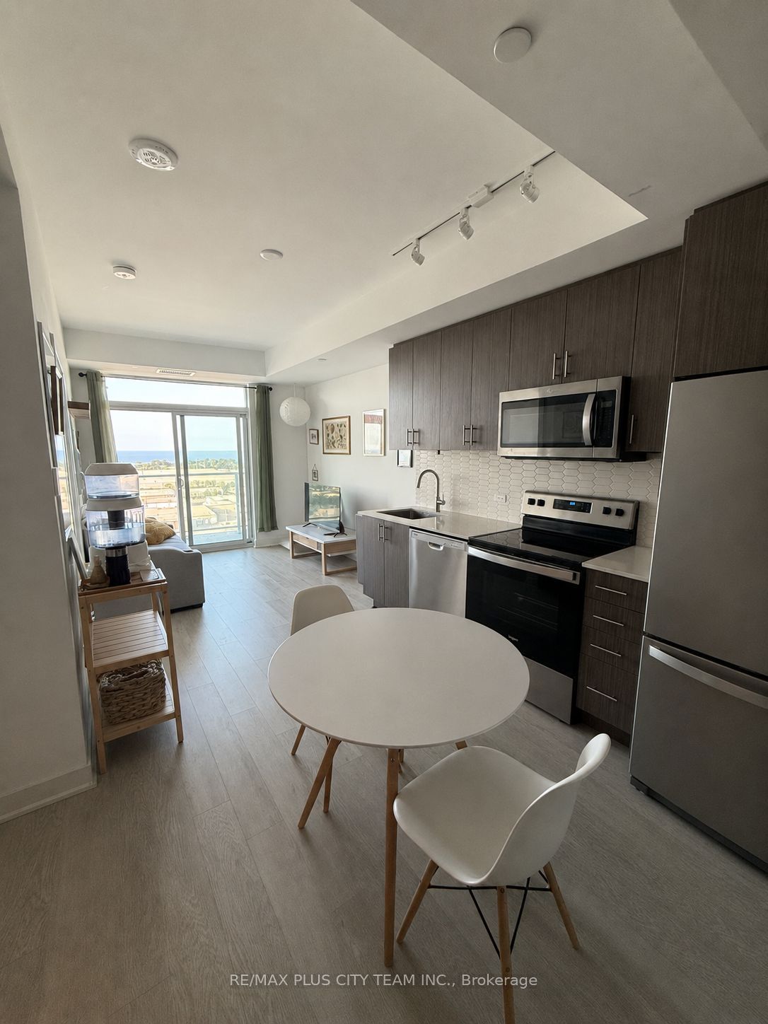 2782 Barton Street 1512, Hamilton, ON L8E 0L3 photo 3