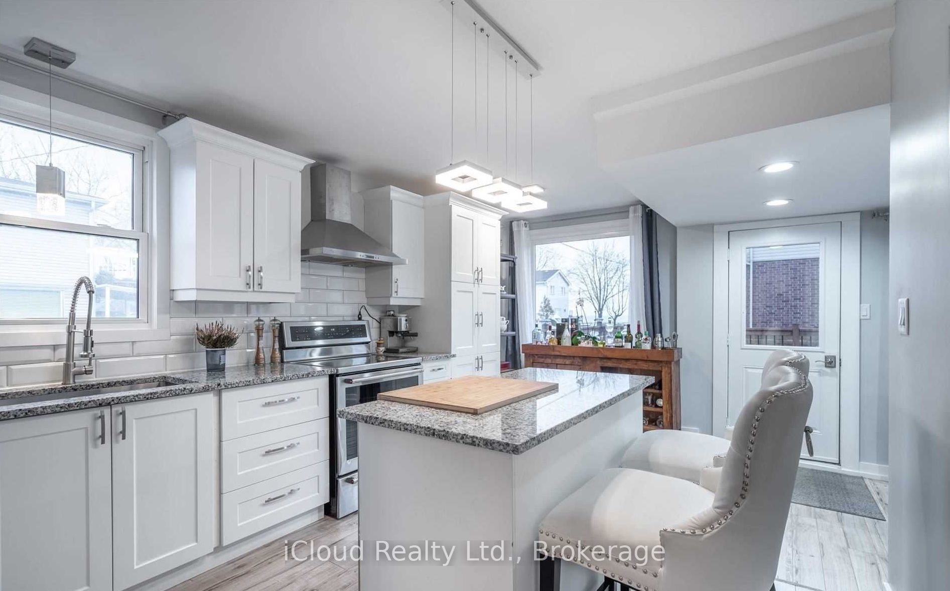 361 Beach Boulevard W Main, Hamilton, ON L8H 6W4 photo 4
