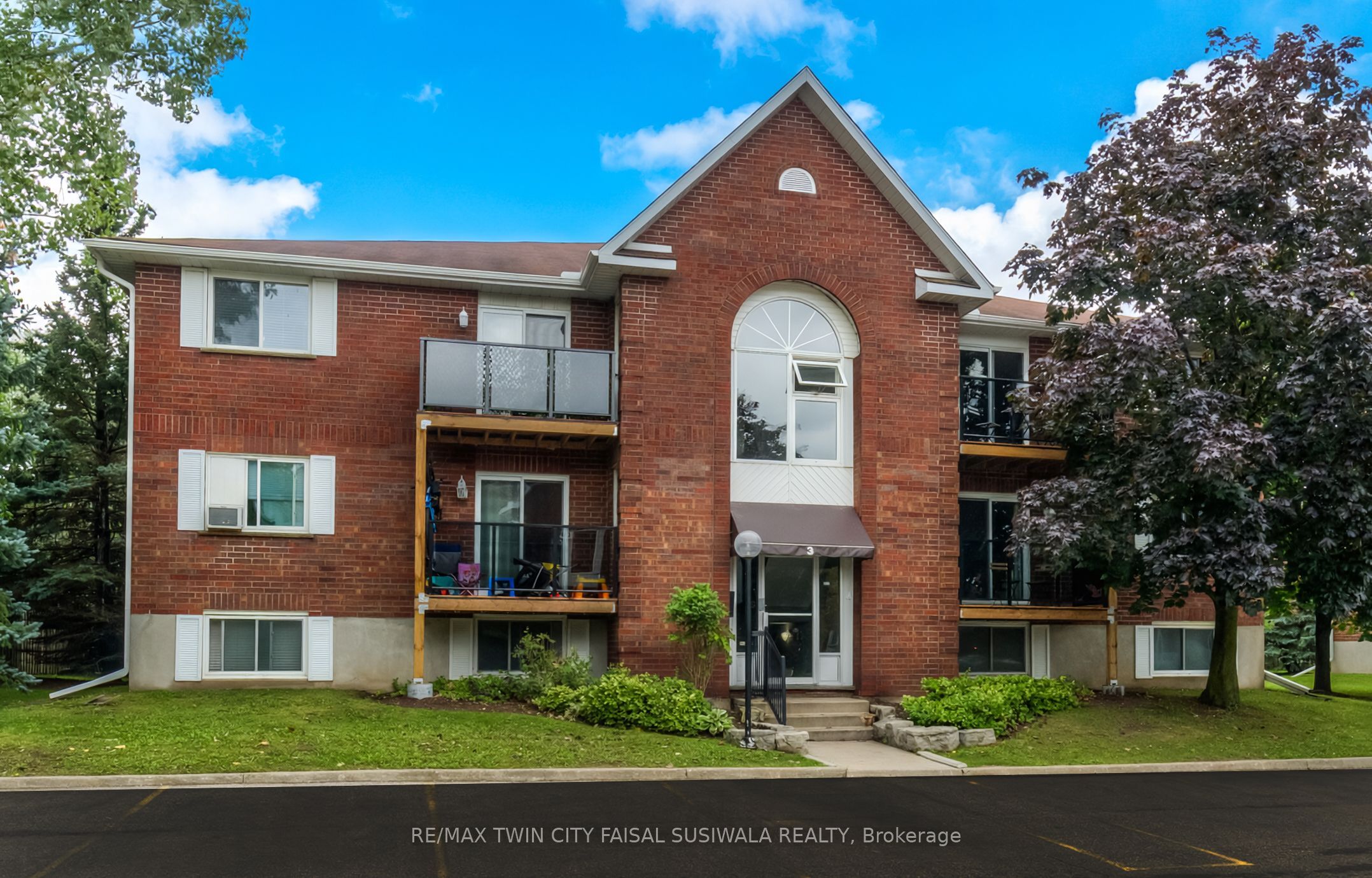 565 Greenfield Avenue 312, Kitchener, ON N2C 2P3