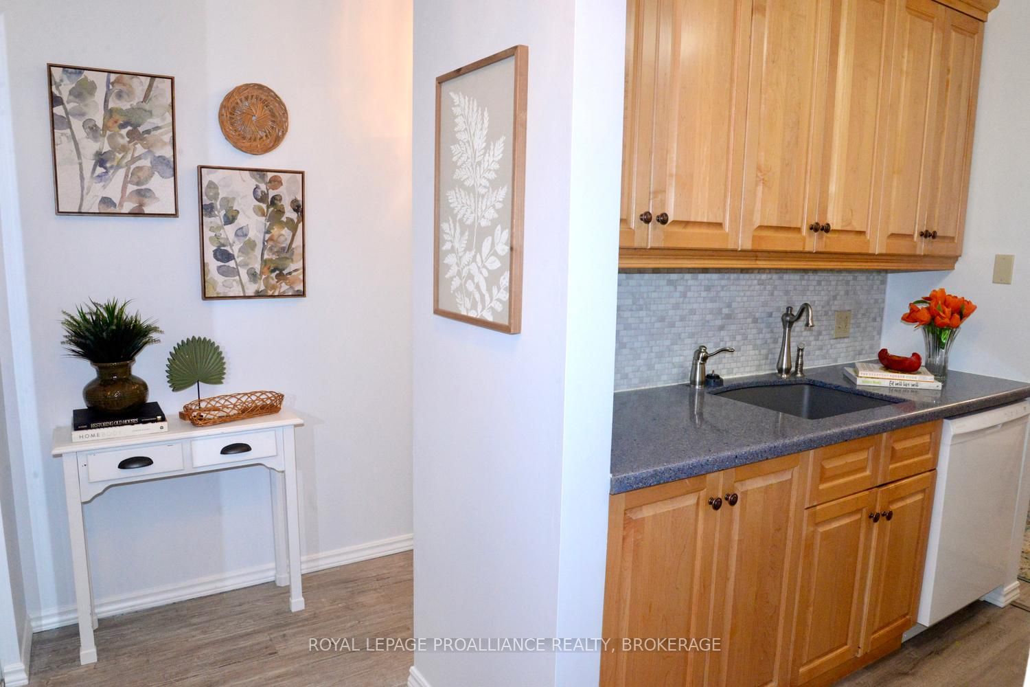 540 Talbot Place 205, Gananoque, ON K7G 3C6 photo 4