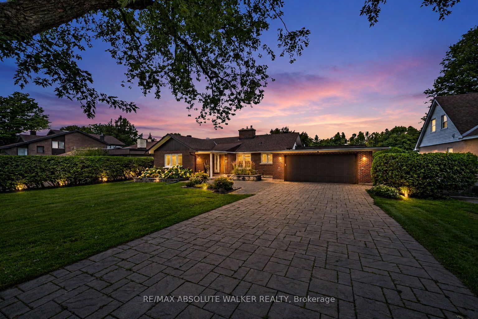 3657 Revelstoke Drive, Billings Bridge - Riverside Park and Area, ON K1V 7C2