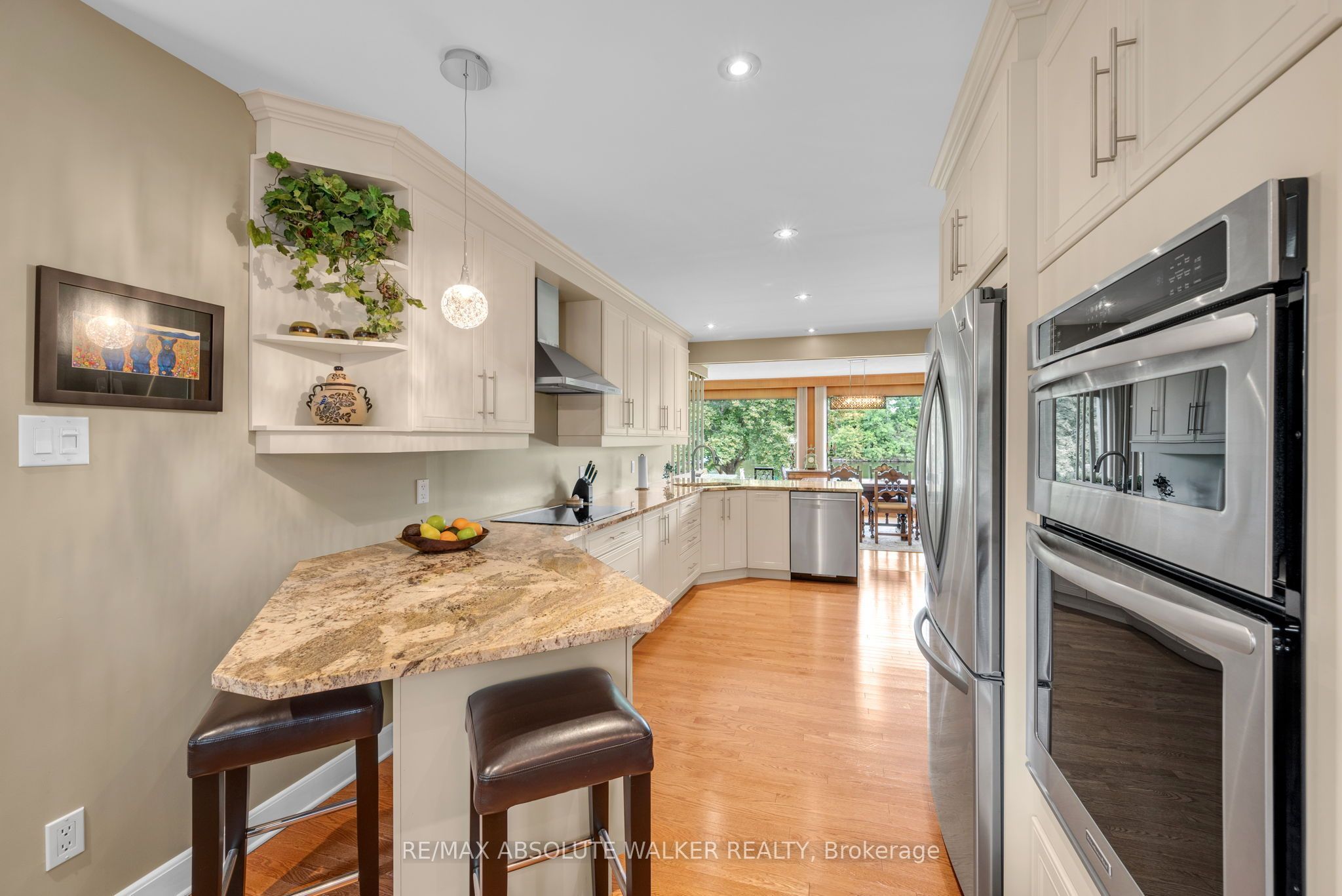 3657 Revelstoke Drive, Billings Bridge - Riverside Park and Area, ON K1V 7C2 photo 4