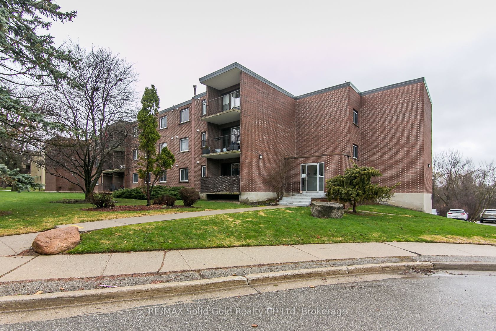 4 Avalon Place 308, Kitchener, ON N2M 4N9 photo 2