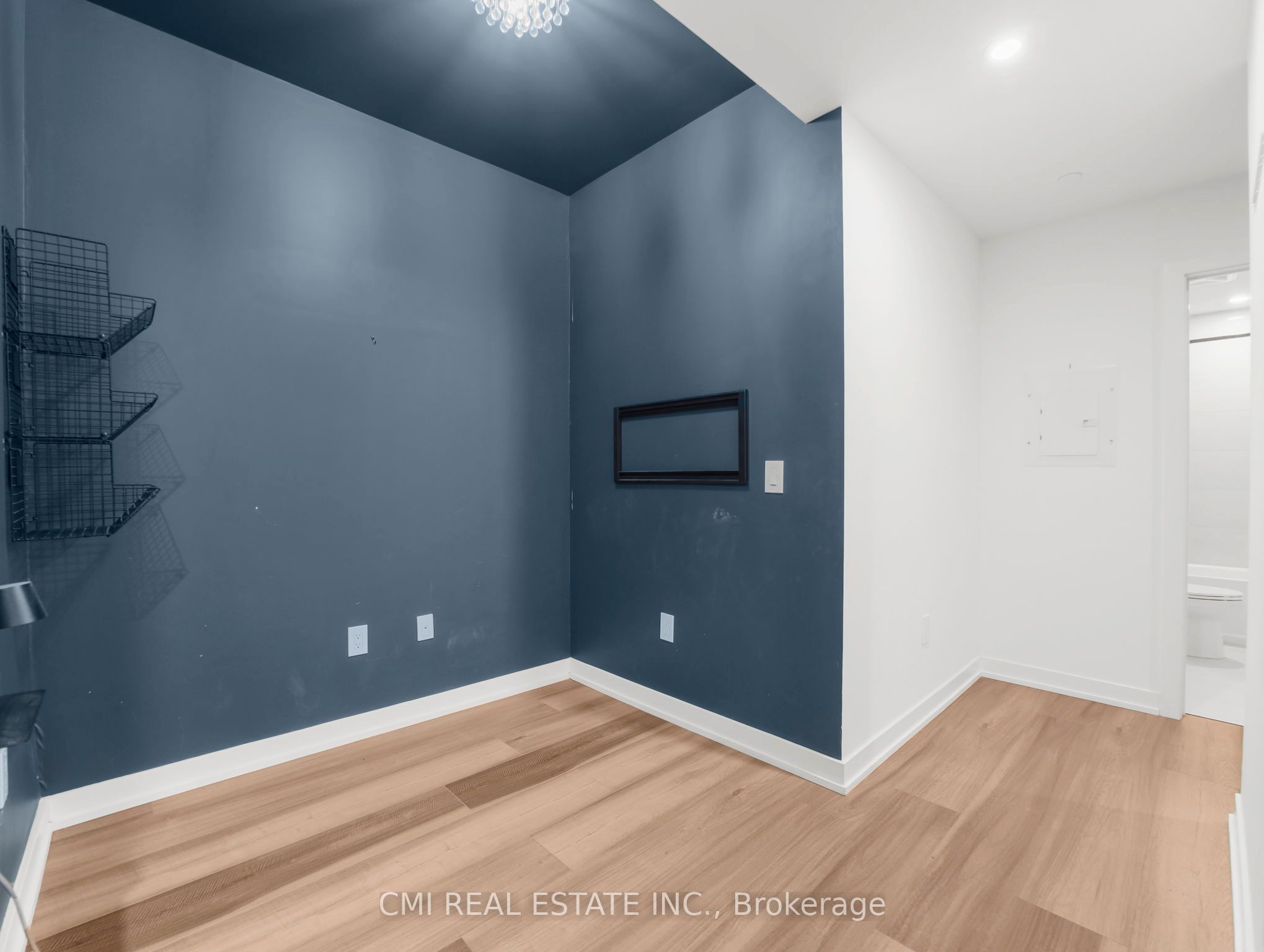 5 Wellington Street S 411, Kitchener, ON N2G 0E3 photo 5
