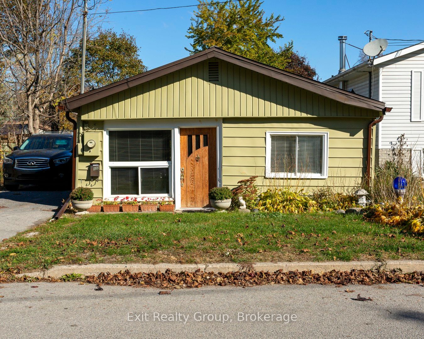 127 Leopold Street, Quinte West, ON K8V 2K5 photo 2