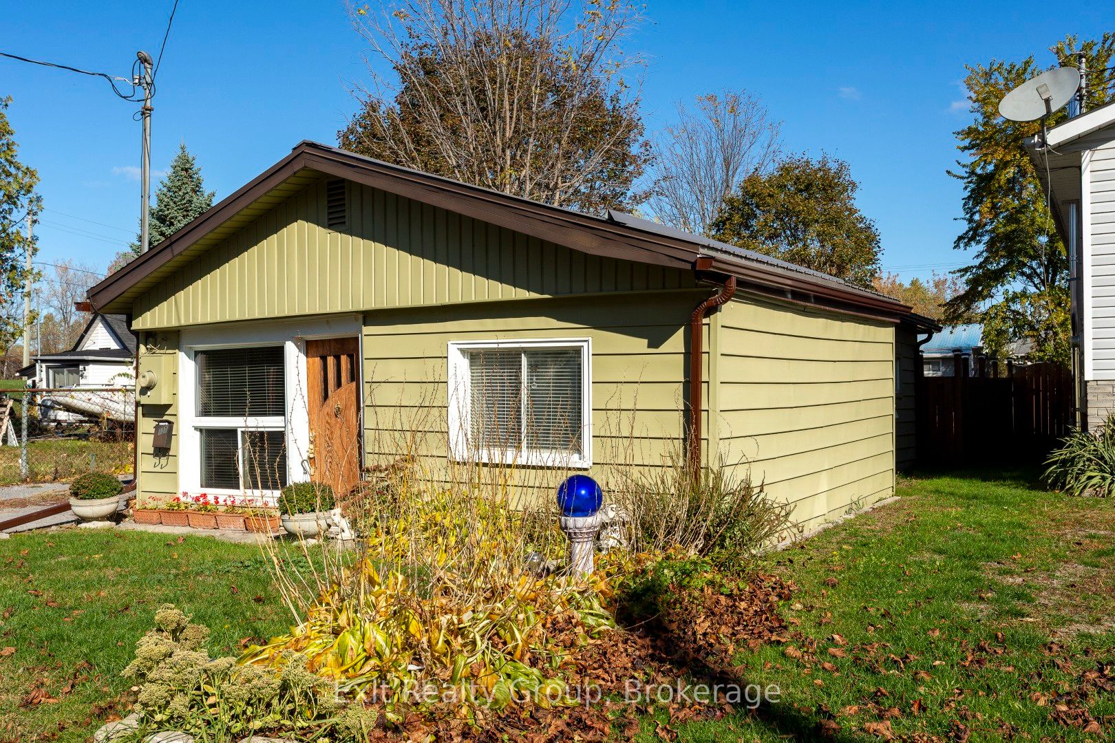 127 Leopold Street, Quinte West, ON K8V 2K5 photo 3